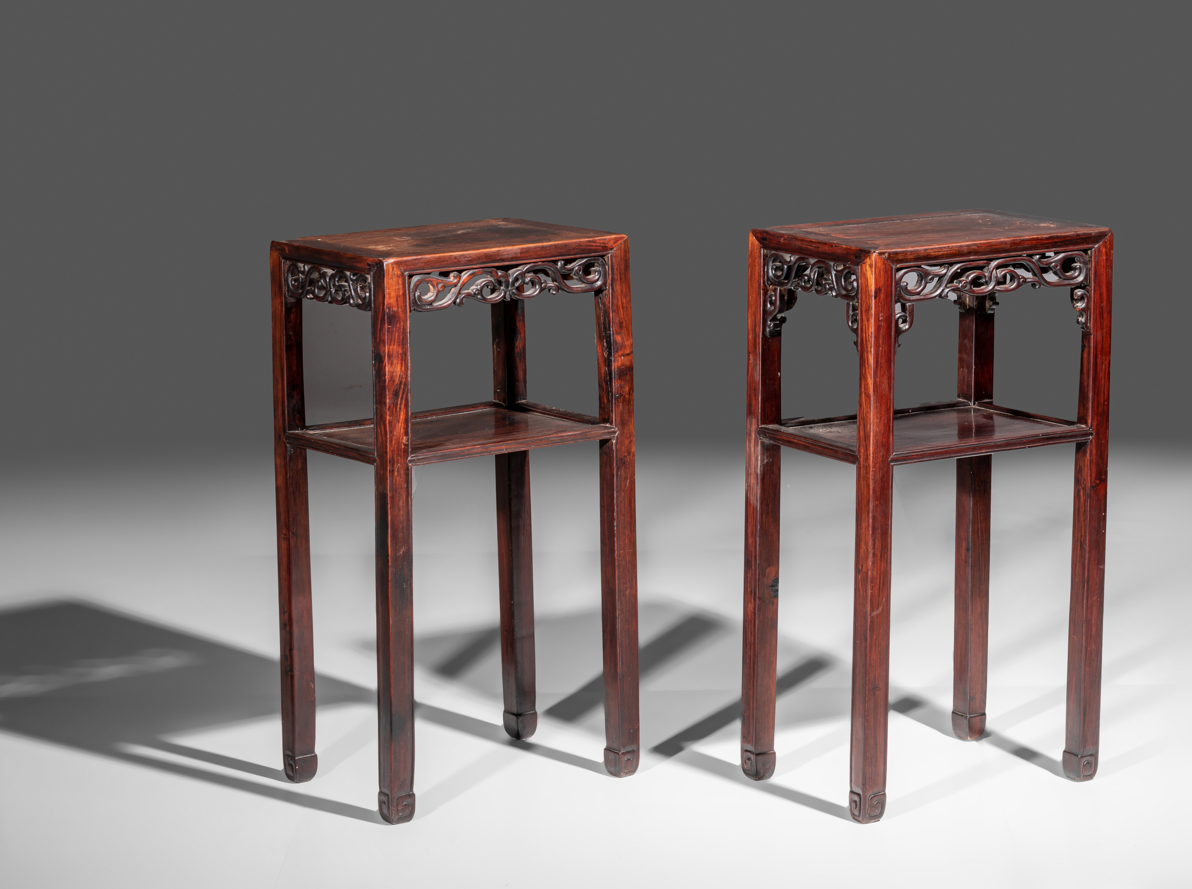 A pair of Chinese rosewood high stands, late Qing/Republic period, H 79,5 - 81 cm - Image 2 of 9