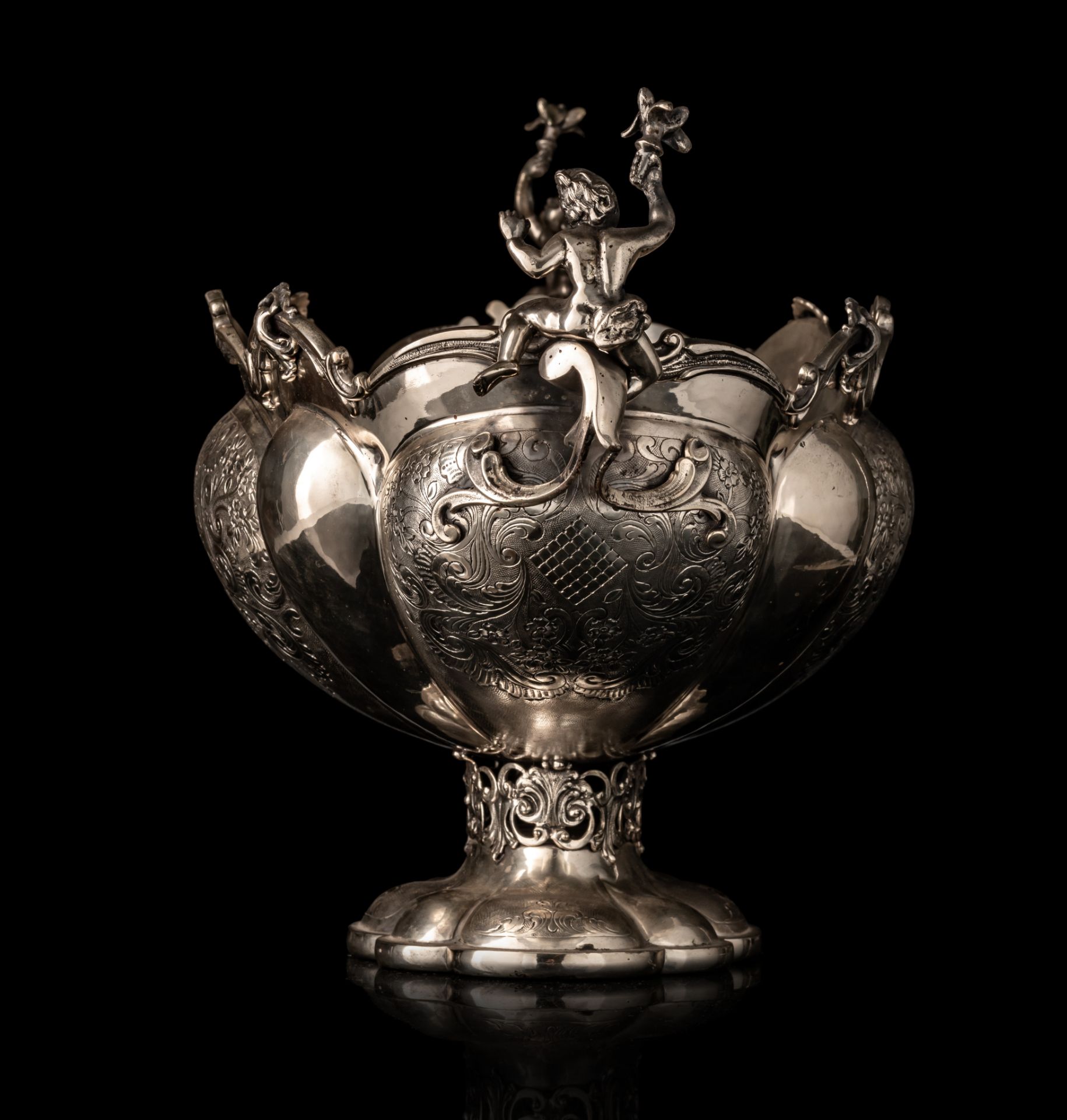 A Baroque Revival silver-plated piece de milieu, Italian hallmarks, 800/000, H 29,5 - W 52,5 cm - Image 2 of 9
