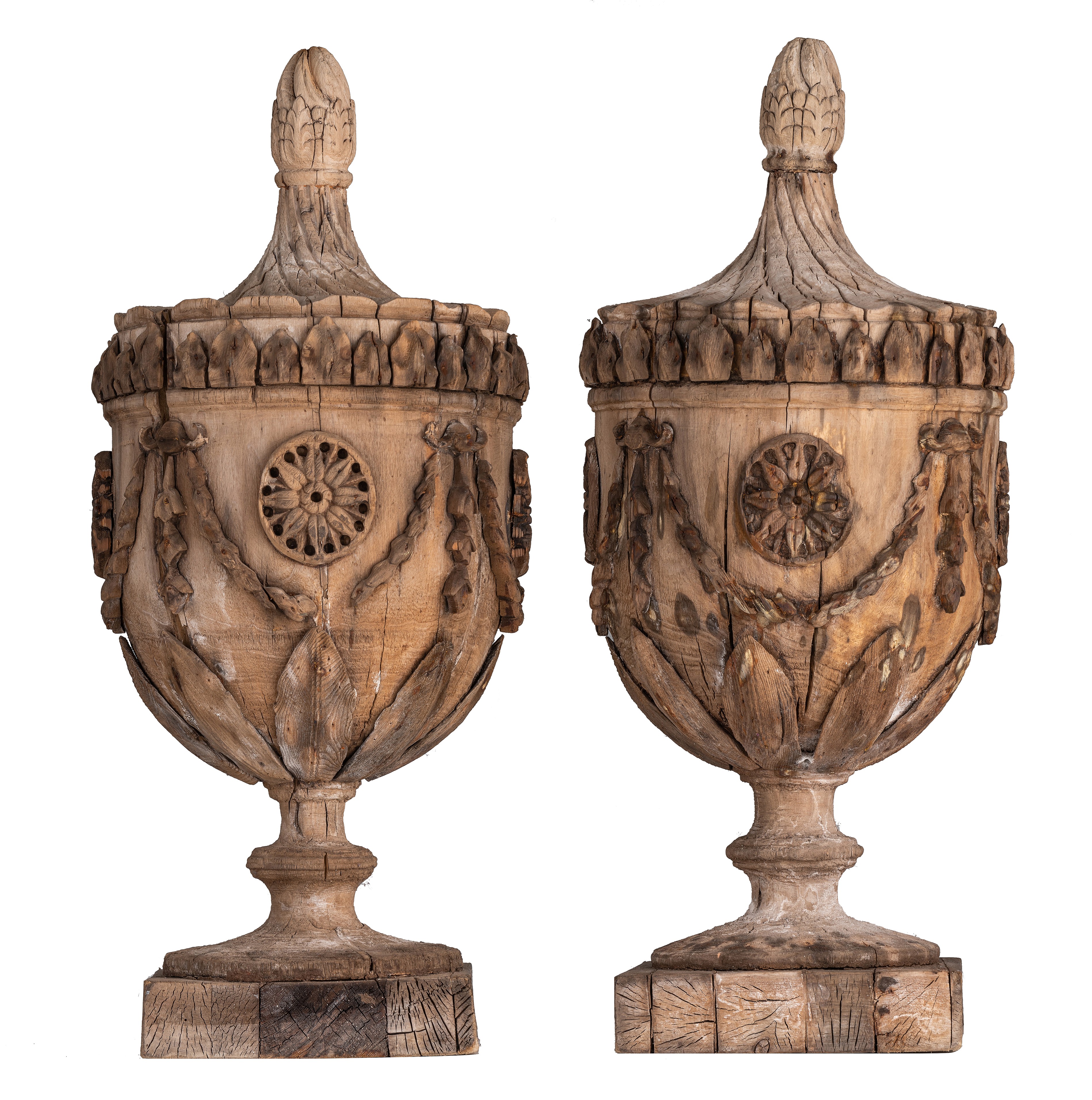 A pair of Gustavian wooden trophies, 18thC, H 77 cm