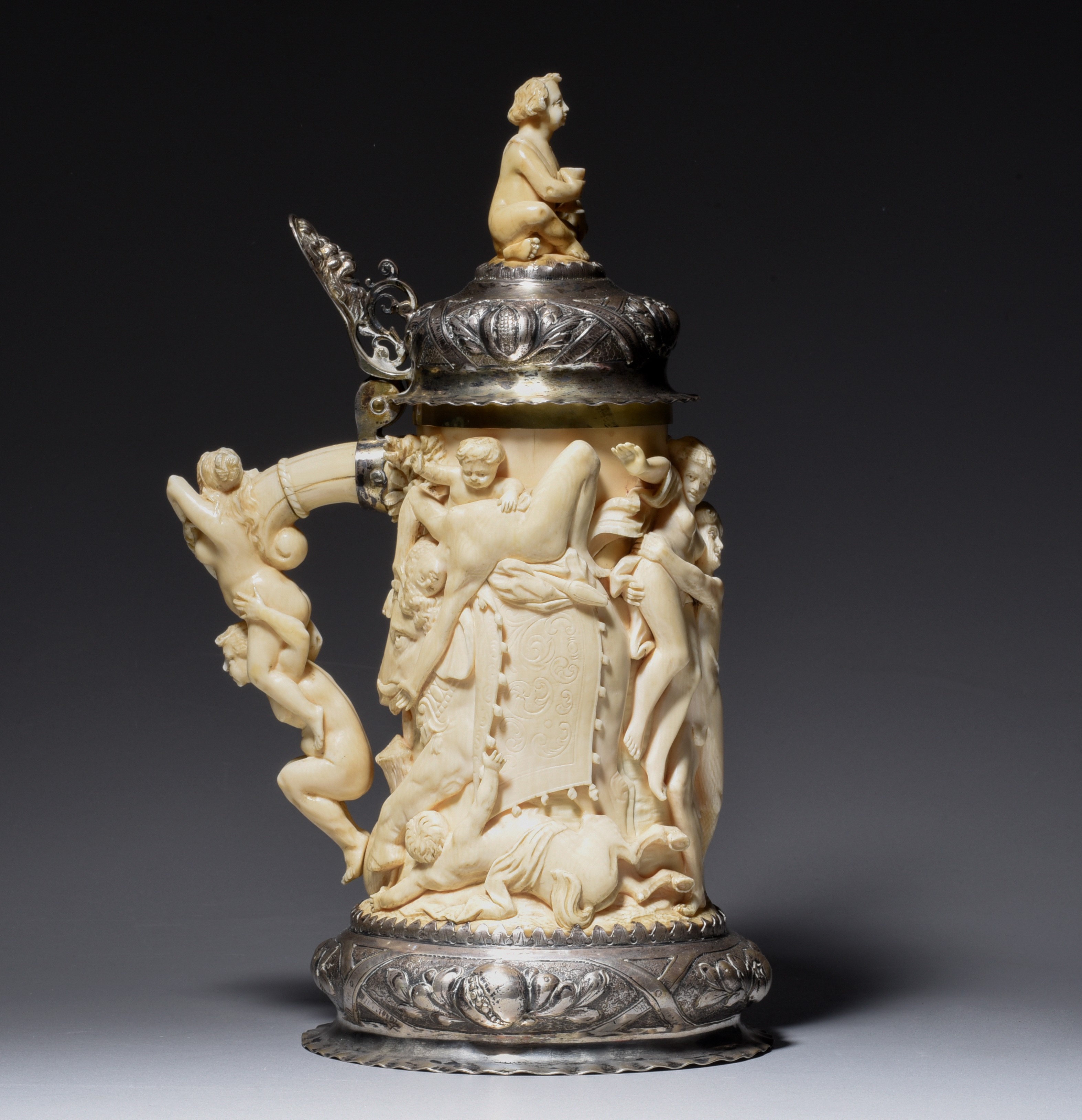 A 19thC ivory German Historism Humpen (tankard), H 29 cm - c. 965 g (+) - Image 3 of 5