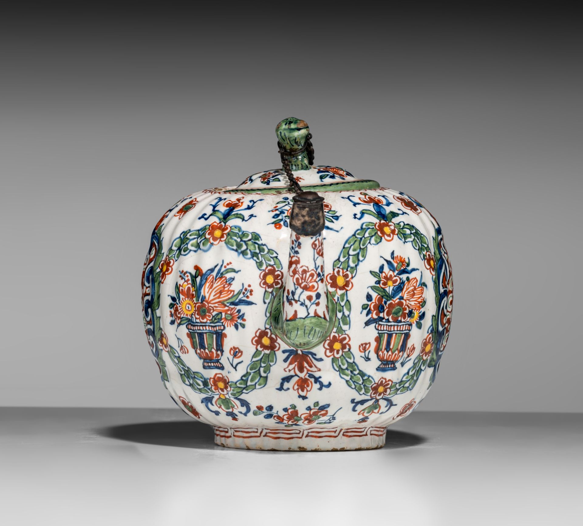 An 18thC Dutch Delft Kakiemon-style teapot, marked Lambertus van Eenhoorn, H 12 cm - Image 4 of 10