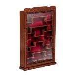 A Chinese wall display cabinet, 20thC, 94,5 x 60 cm
