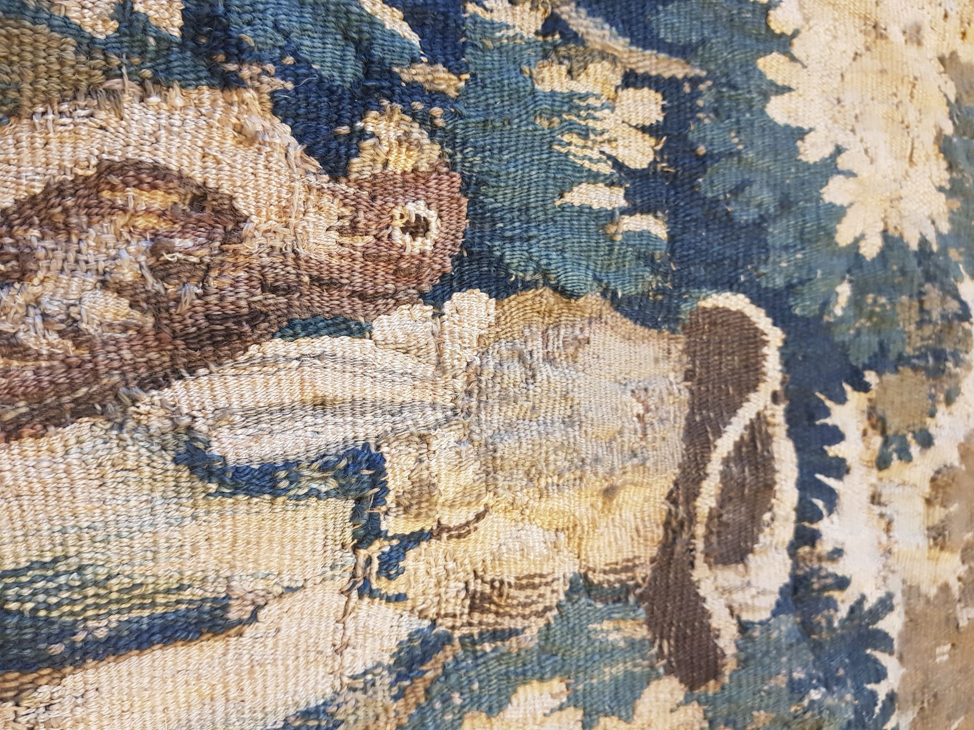 The falcon hunt, a verdure Aubusson tapestry, late 17thC, H 281 - W 267 cm - Image 37 of 39