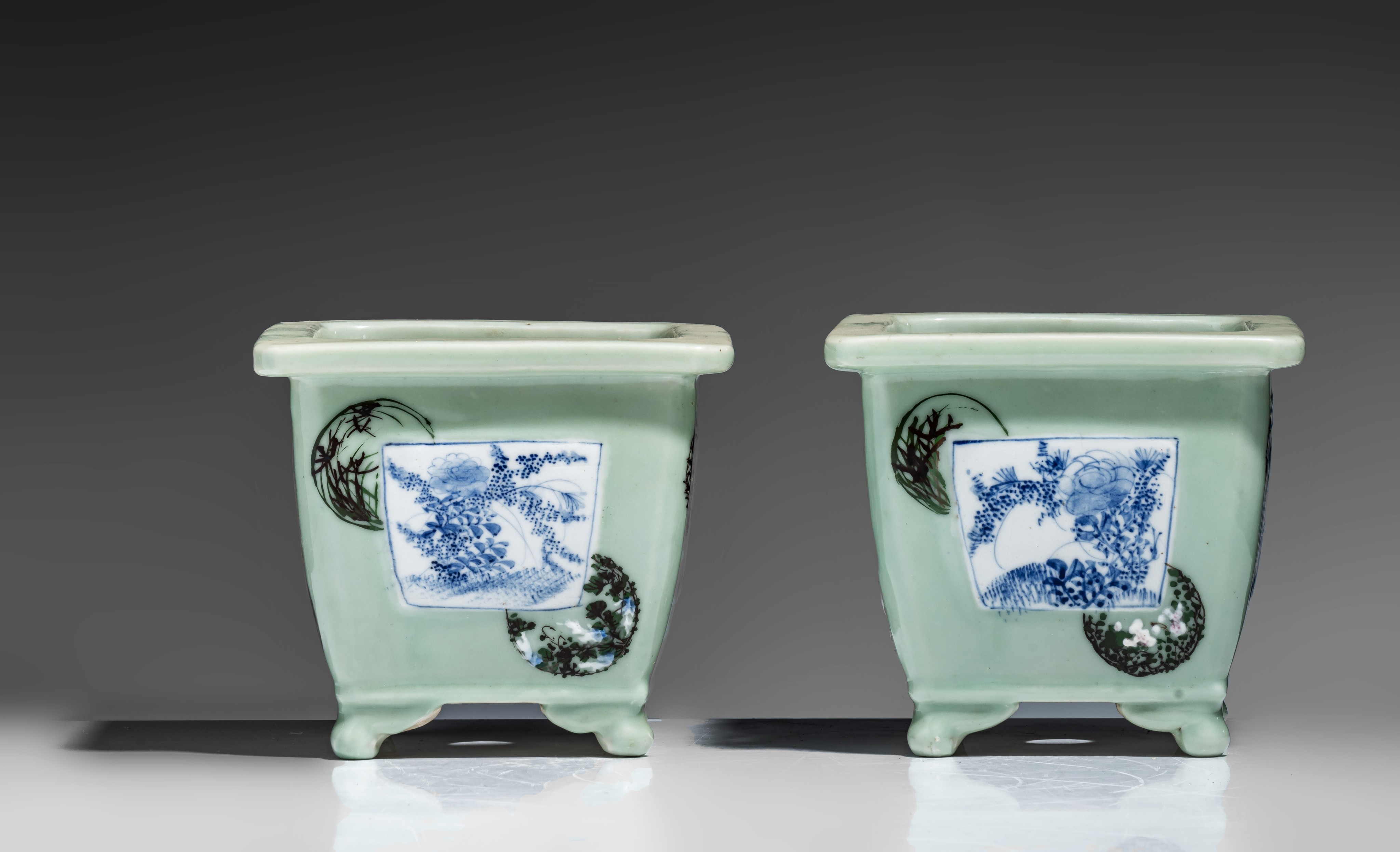 Two Japanese celadon ground planters, late Meiji/ early Taisho period, 17,5 x 17,5 cm - H 15,5 cm - Image 3 of 8