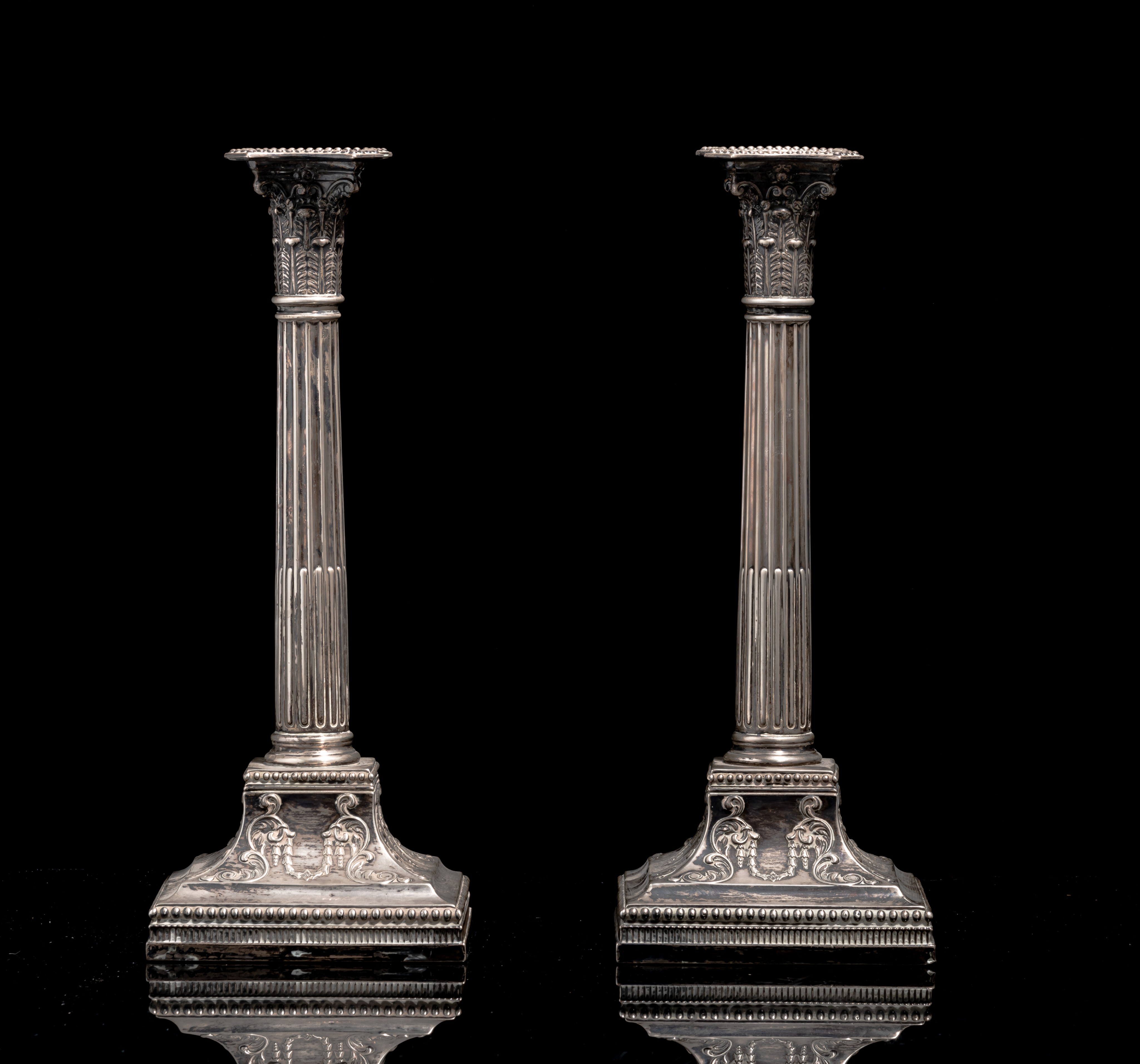 A pair of English sterling silver Neoclassical column-shaped candlesticks, hallmarked Sheffield, H 3 - Image 2 of 11