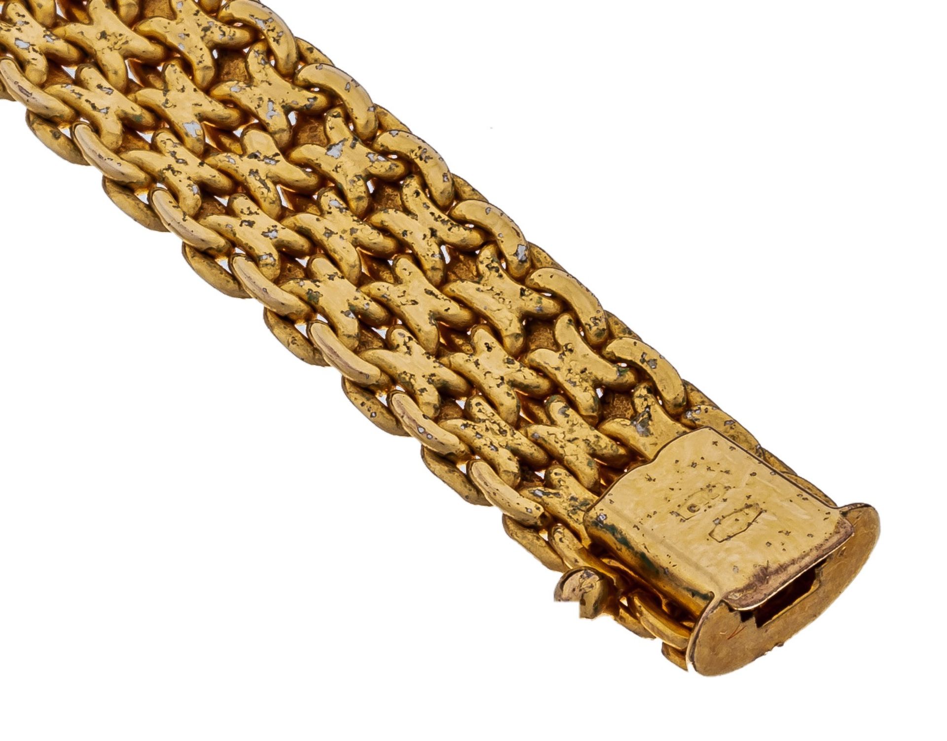 A braided bracelet in 18ct yellow gold, set with nine brilliant cut diamonds, 28,9 g - Image 4 of 7