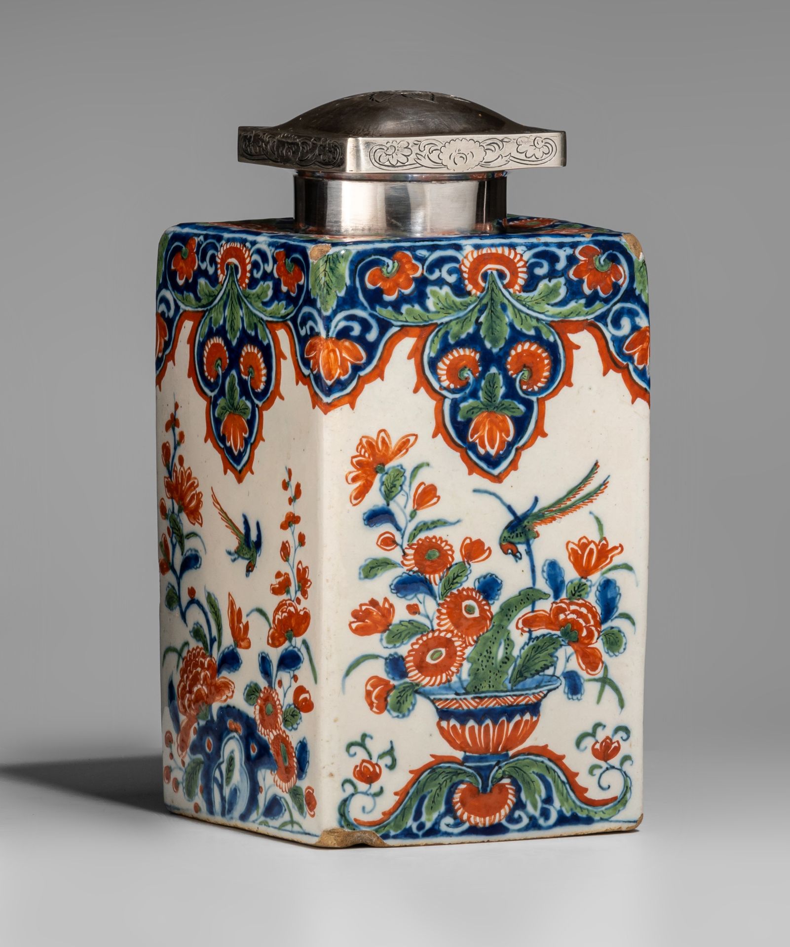 An 18thC Dutch Delft cashmere palette tea caddy, silver-mounted, H 17 cm - Image 2 of 9