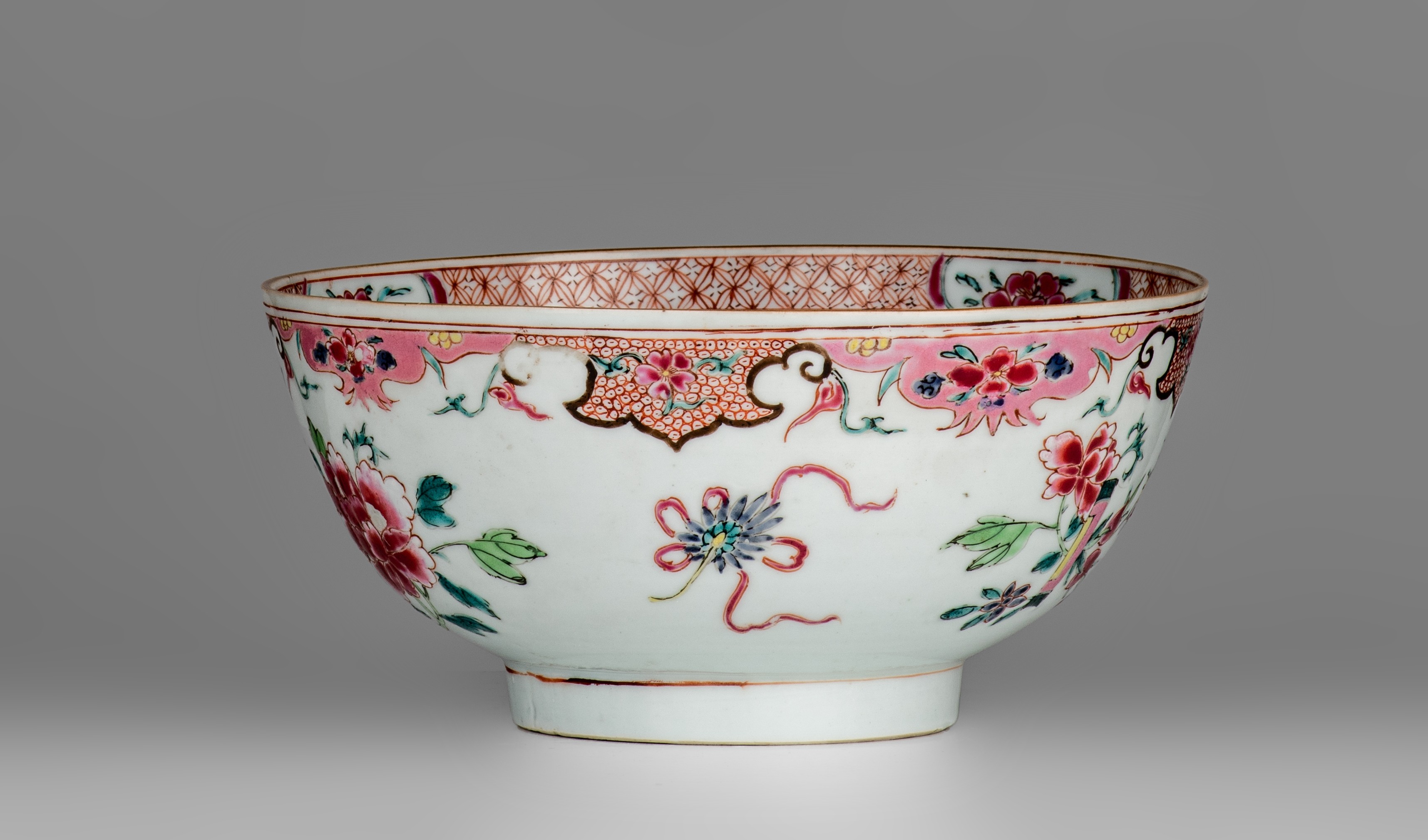 A collection of various Chinese porcelain ware, 18thC and later, largest ø 34,5 cm (5) - Image 23 of 45