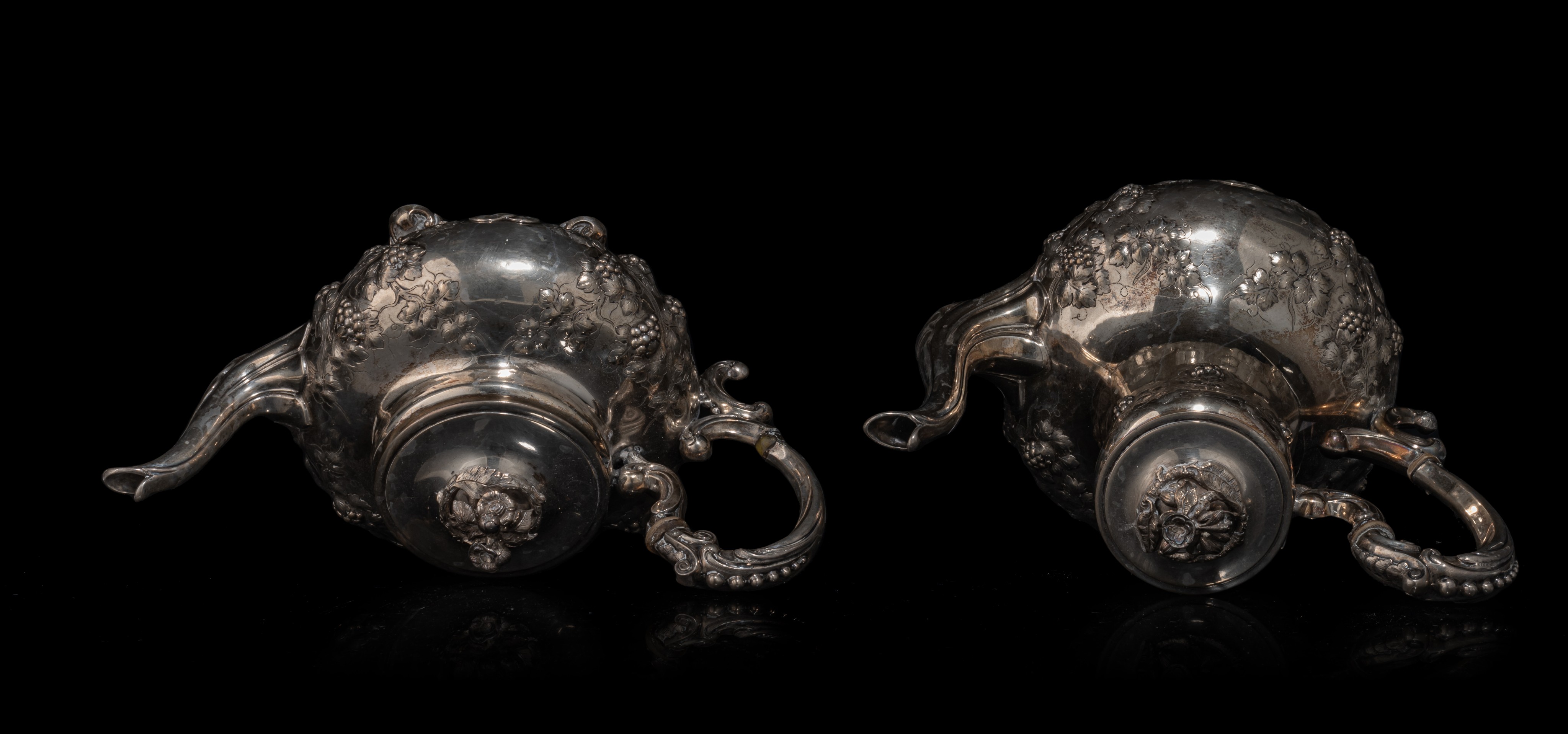 An eclectic four-part silver coffee and tea set, on a silver-plated tray, H 10,5 - 24,5 cm, 2148 g - Image 6 of 22