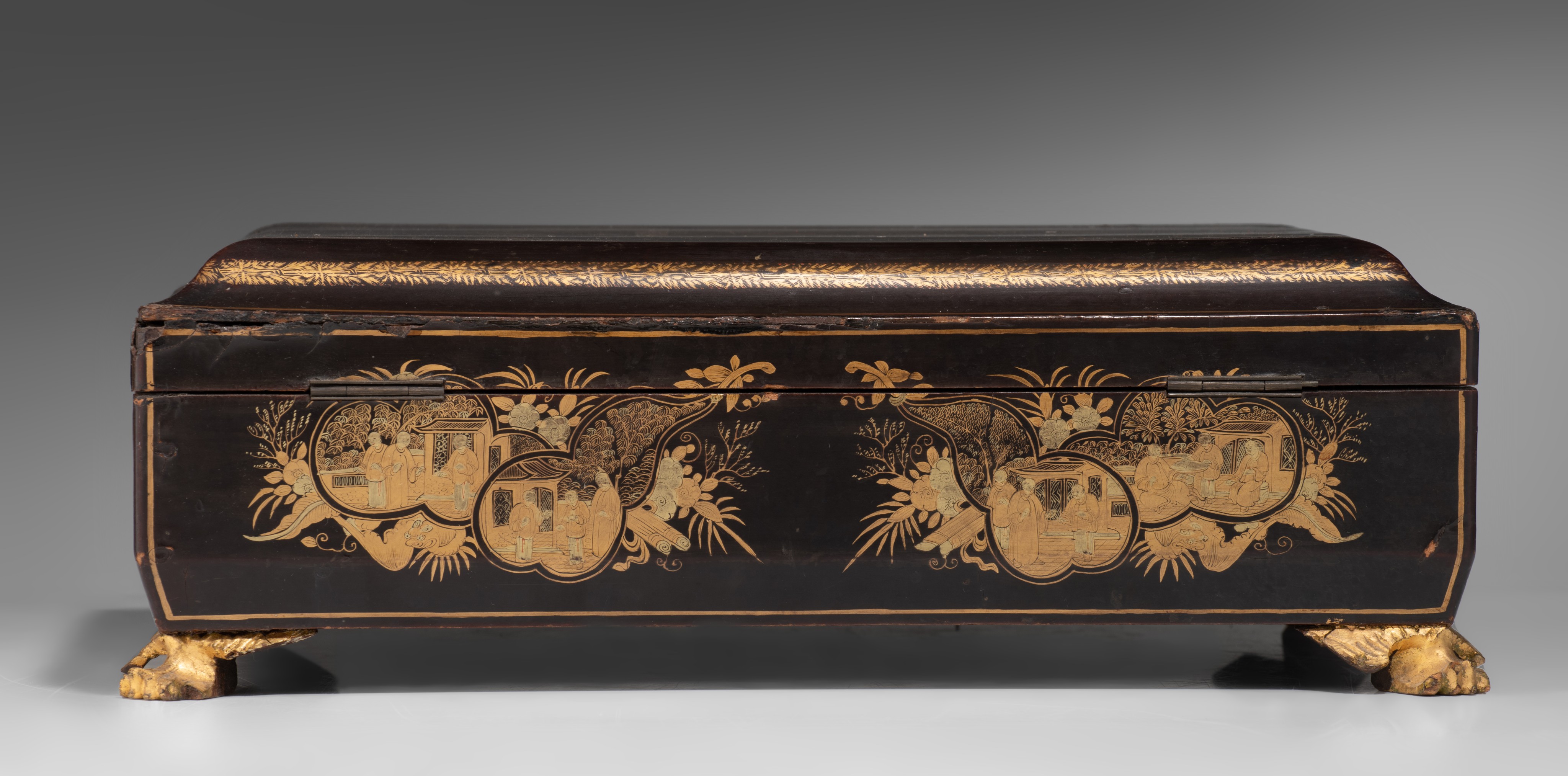 A South-Chinese export gilt and black lacquer game box, 19thC, H 12 - 35 x 30 cm - Image 8 of 10