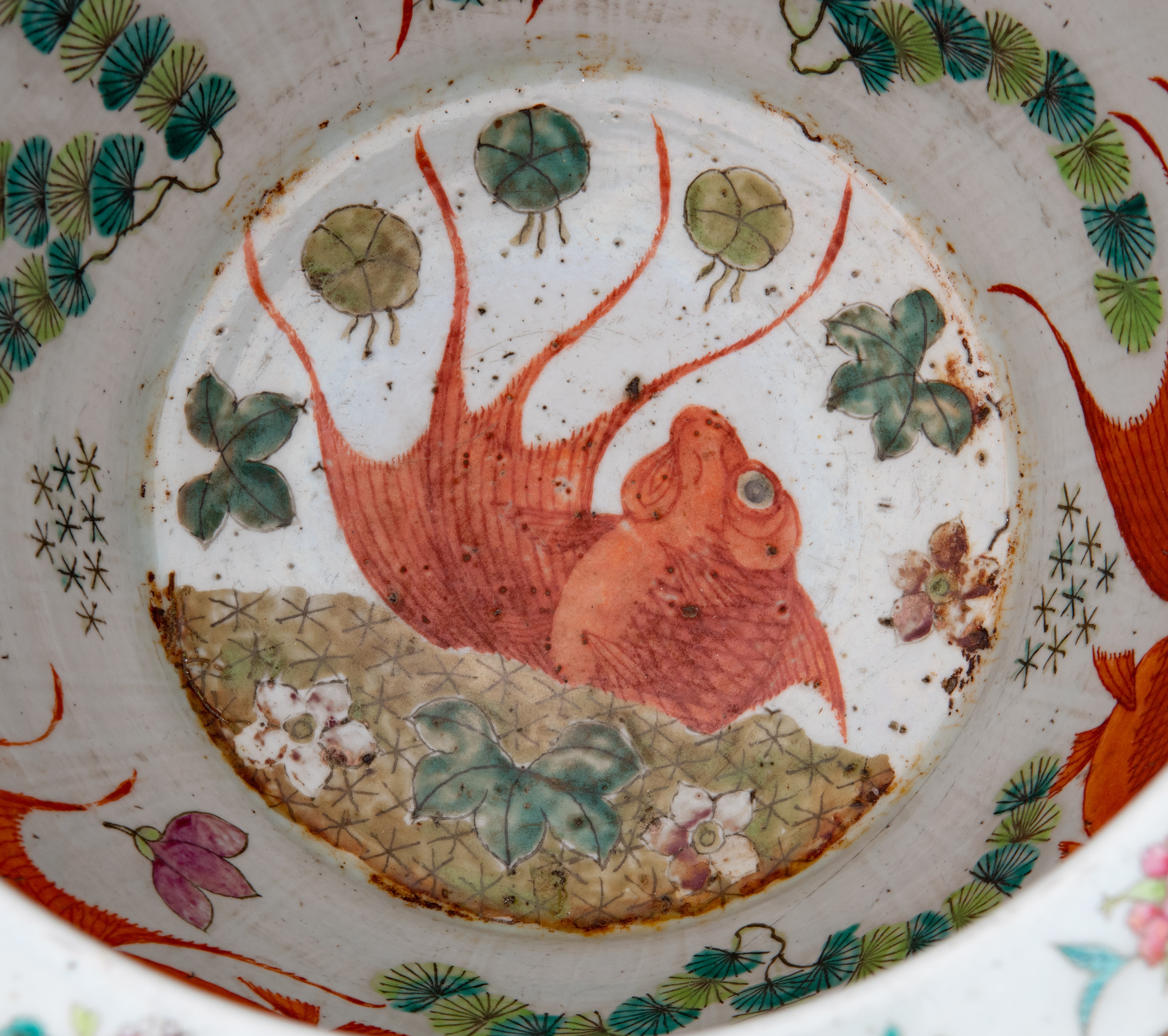 A Chinese famille rose 'Dragon' fishbowl, 19thC, H 35,5 cm - Image 17 of 17
