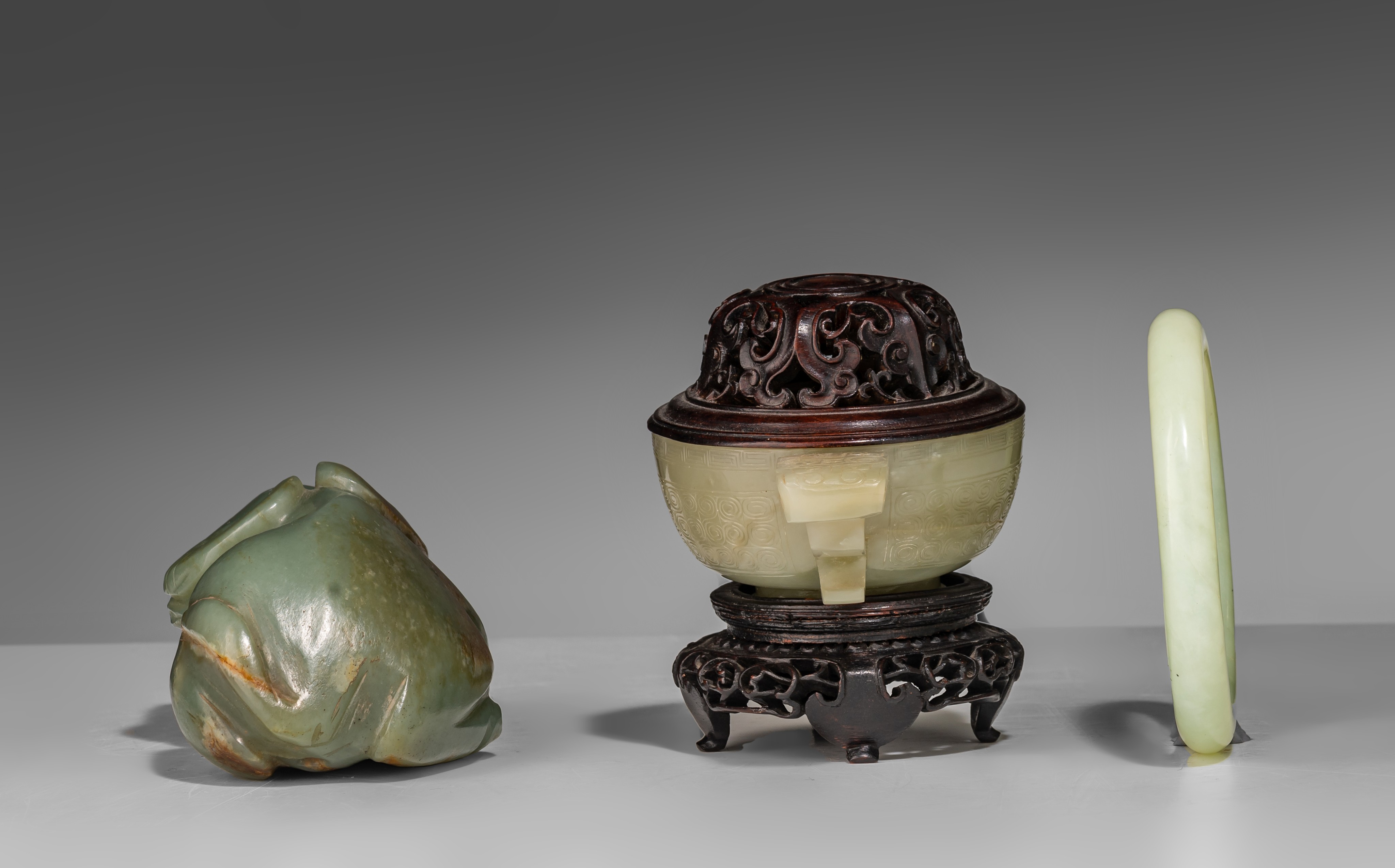 A collection of three jade carvings, Qing dynasty, tallest H 10 cm (total H) - Image 3 of 7