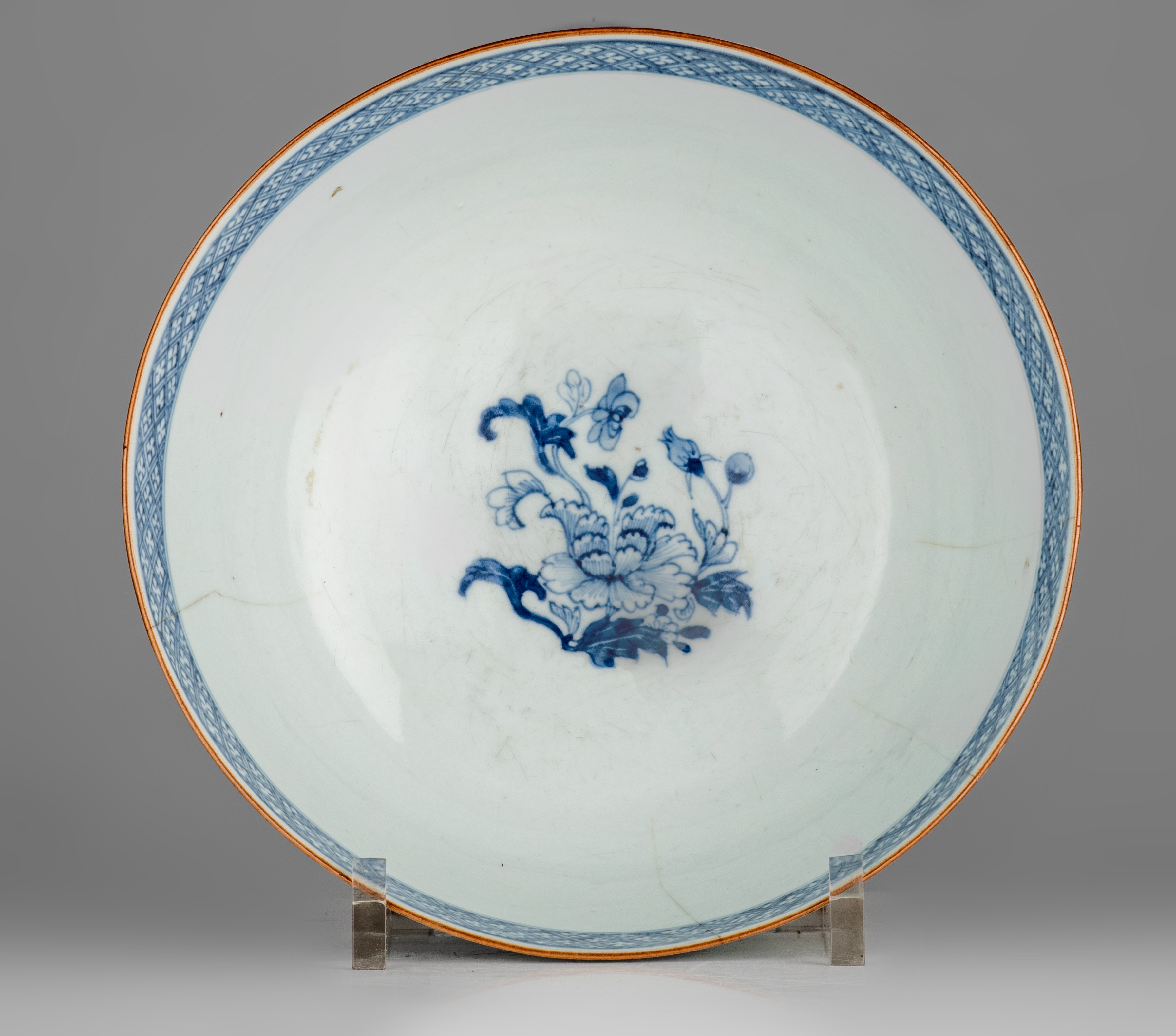 A collection of various Chinese porcelain ware, 18thC and later, largest ø 34,5 cm (5) - Image 4 of 45