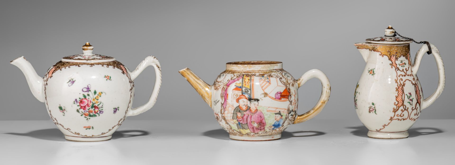 A collection of famille rose and gilt decorated export porcelain ware, 18thC, largest - H 12,5 - 34, - Image 4 of 20