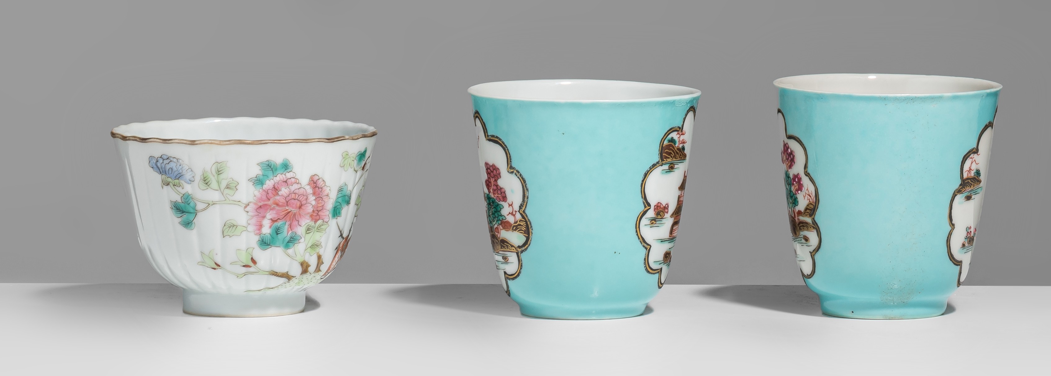 Two rare sets of Meissen-inspired Chinese export porcelain cups and saucers, 18thC, tallest H 7,5 cm - Image 7 of 10