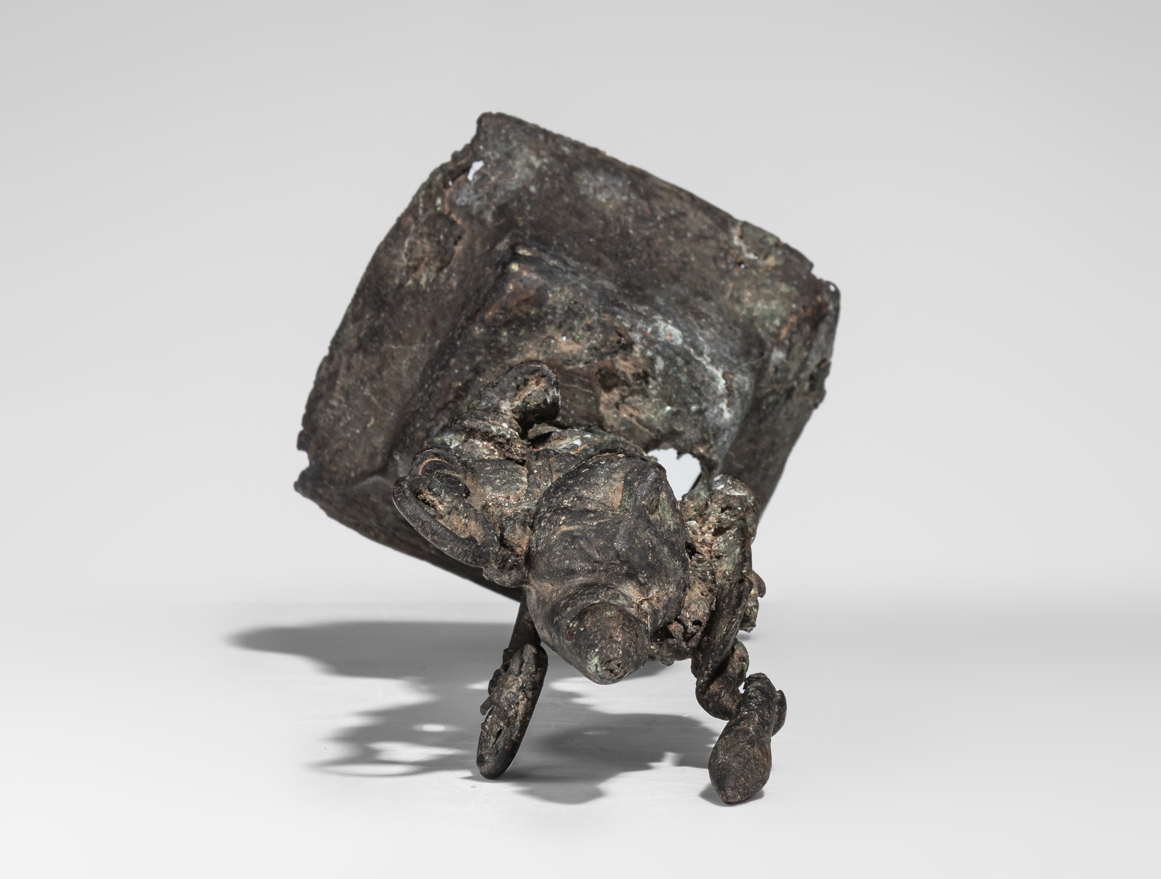 An archaic bronze figure, H 19,5 cm - Image 8 of 8