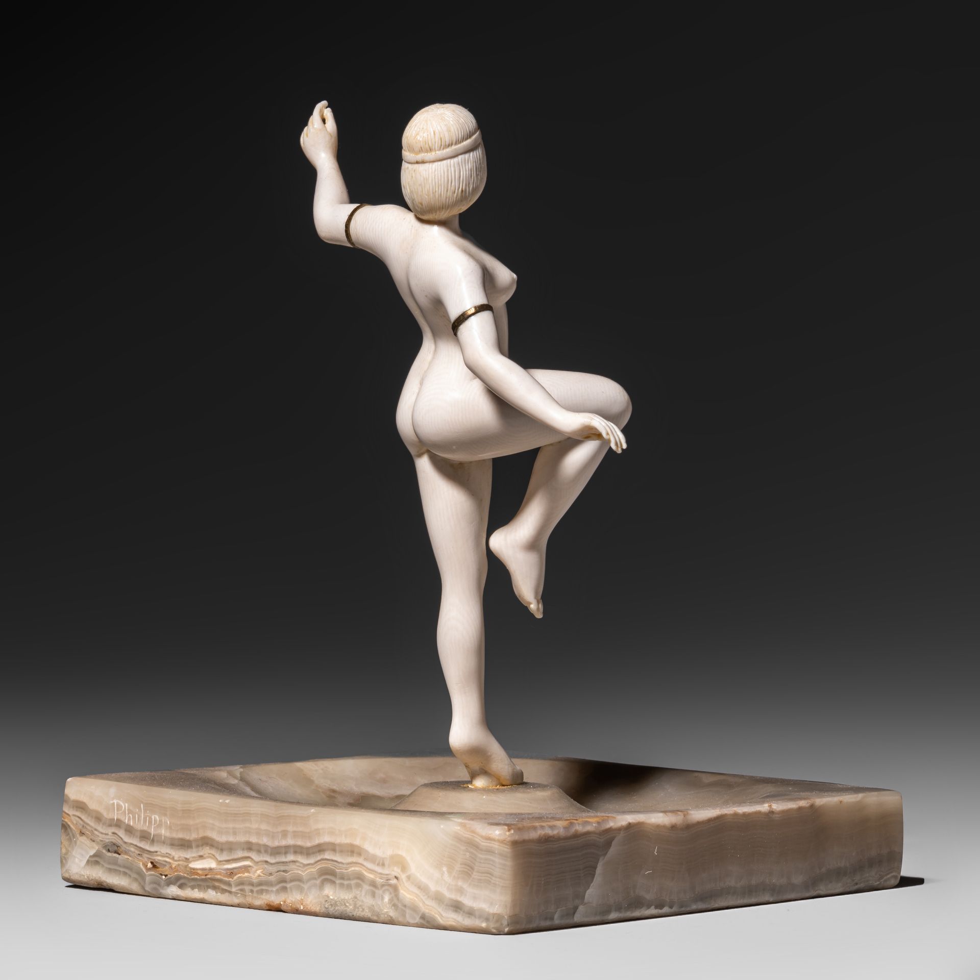 An Art Deco ivory statue of a dancer, H 19,5cm - ca. 1.425 g (incl. base) (+) - Image 6 of 8
