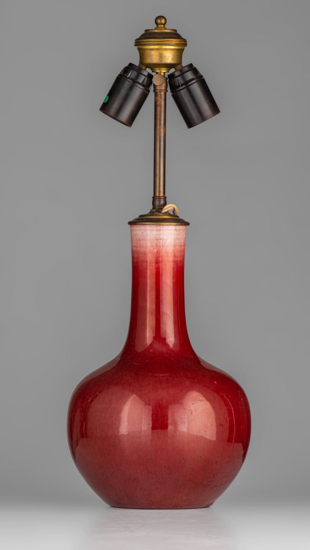 A Chinese sang-de-boeuf glazed bottle vase with mounts, late 18thC/ early 19thC Total H 53 cm - Bild 11 aus 14