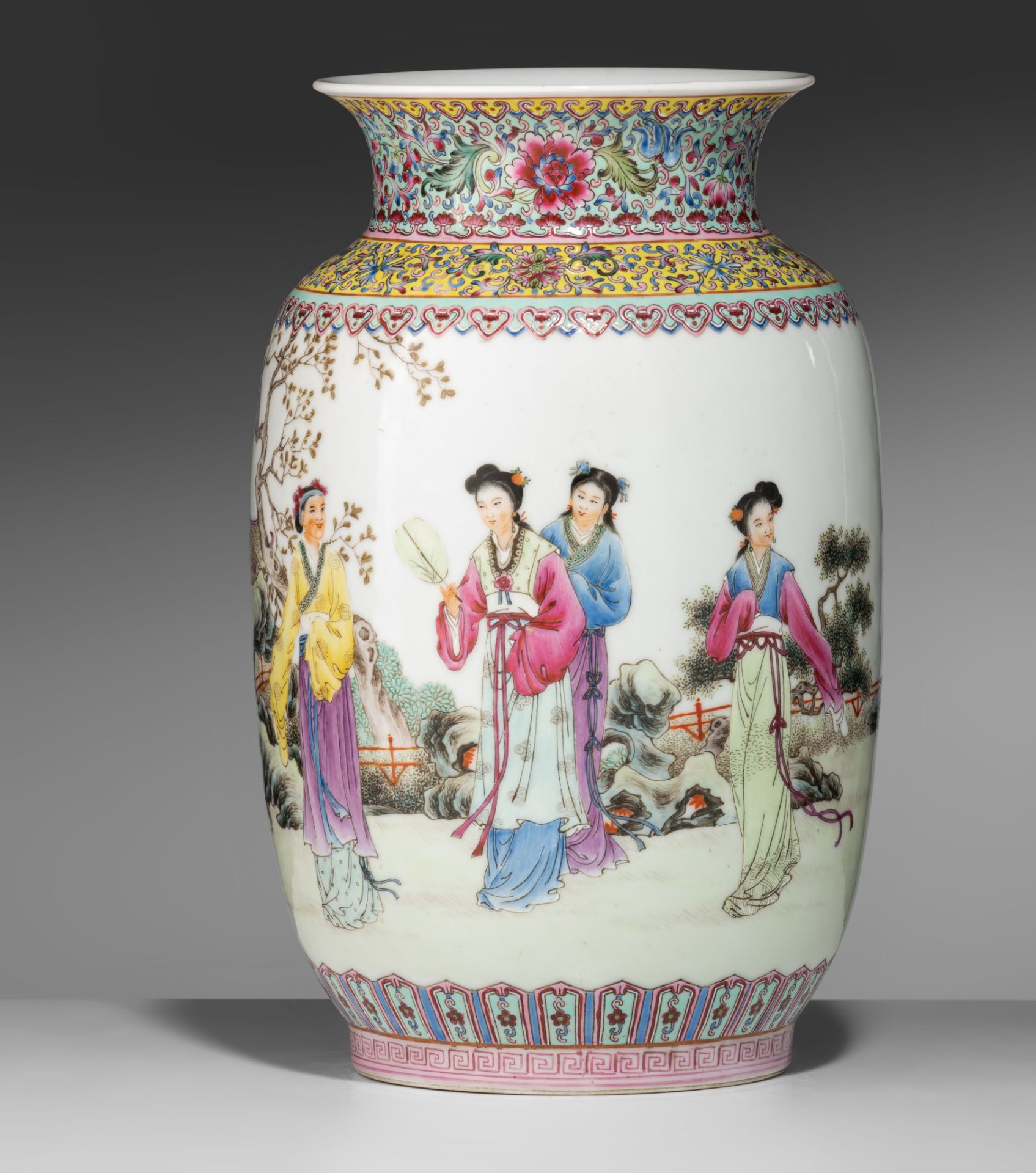 A Chinese famille rose lantern-shaped vase, with a Qianlong seal mark, 20thC, H 35,5 cm - Bild 2 aus 8