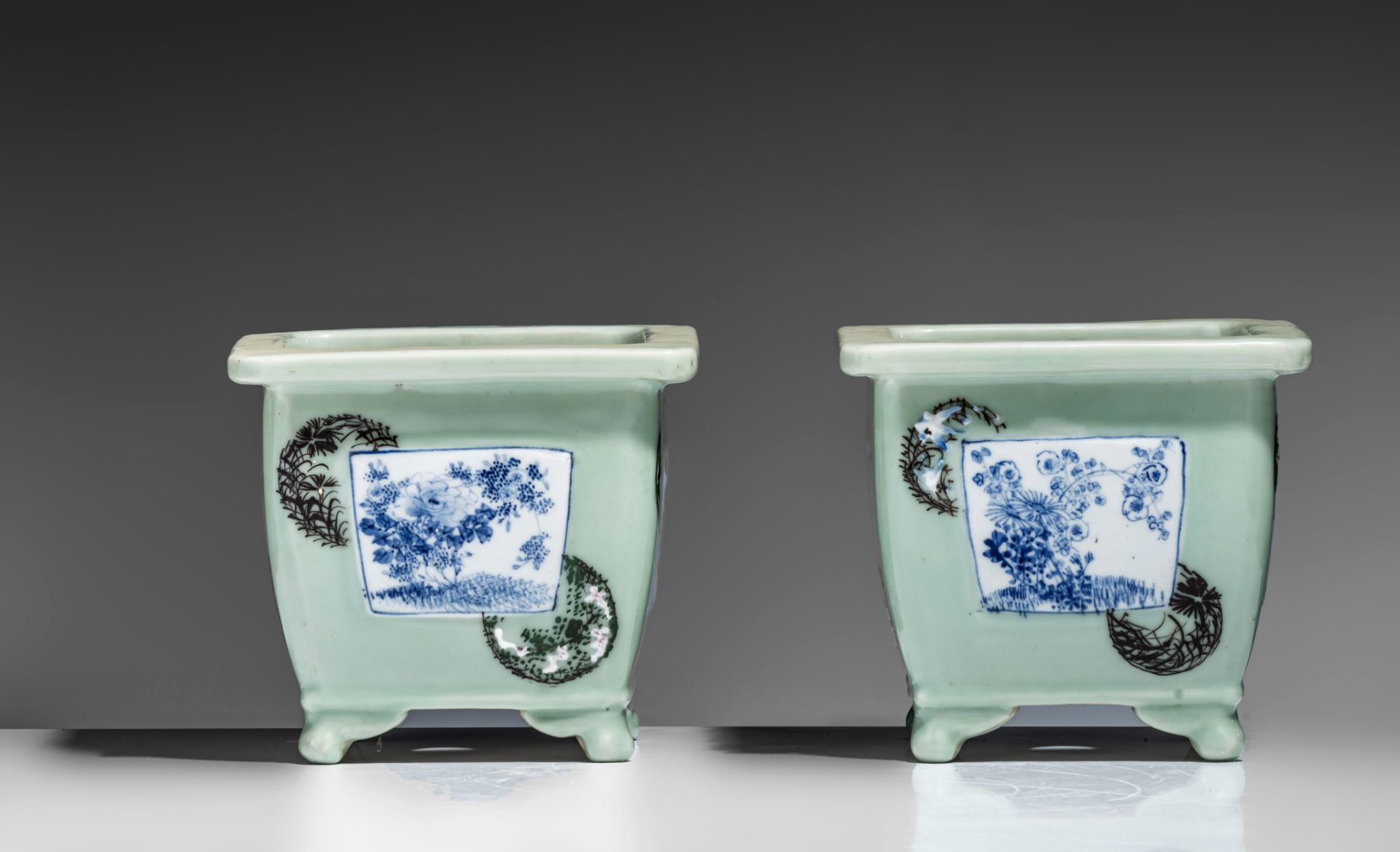 Two Japanese celadon ground planters, late Meiji/ early Taisho period, 17,5 x 17,5 cm - H 15,5 cm - Image 4 of 8