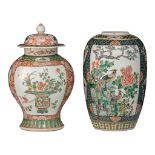 A Chinese famille verte covered vase and a melon-shaped jar, 19thC, H 34,5 - 37,5 cm