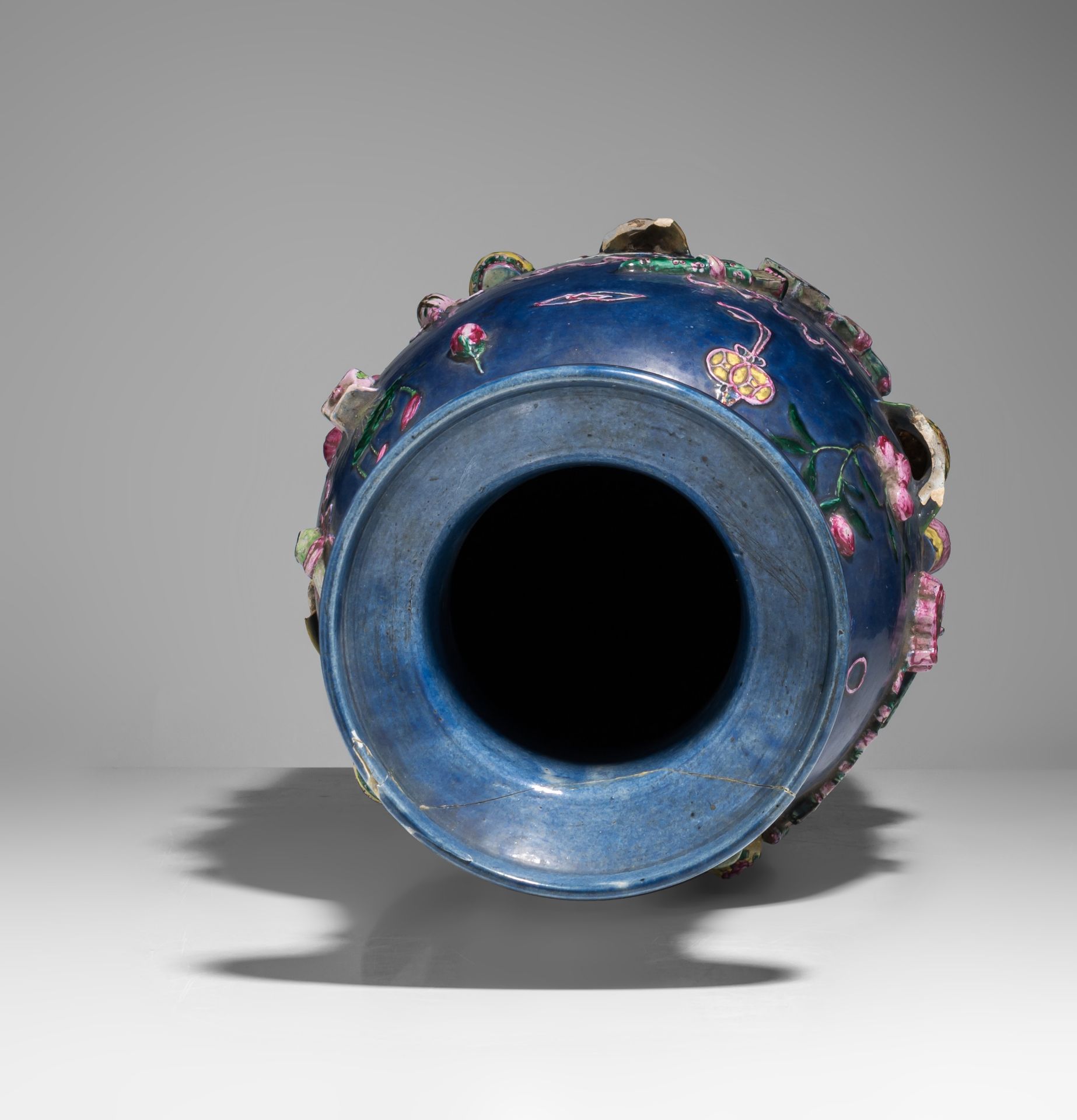 A Chinese blue ground 'One Hundred Treasures' vase, 19thC, H 60,8 cm - Image 7 of 10