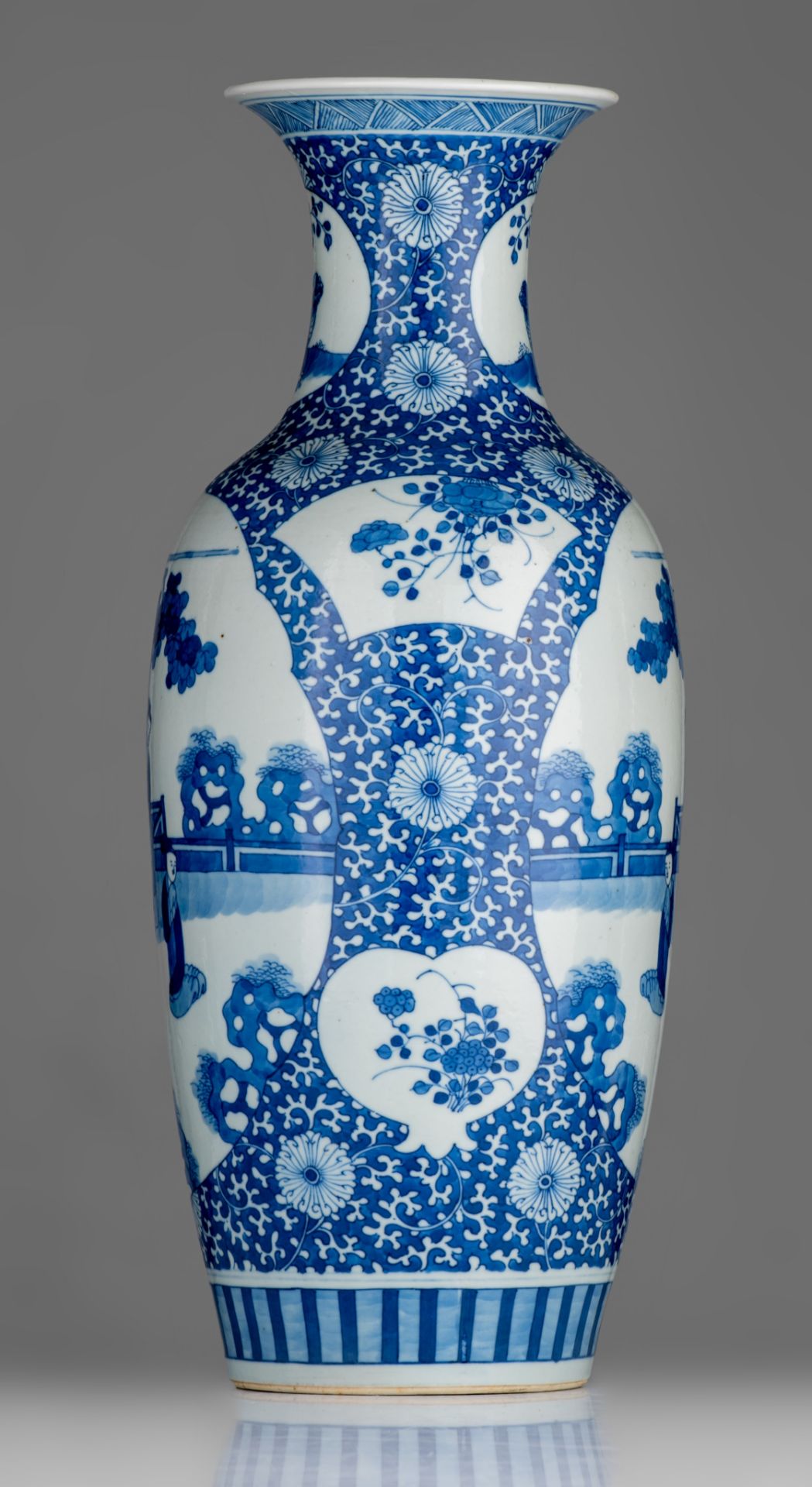 A Chinese blue and white 'Figural' vase, 20thC, H 45,5 cm - Bild 5 aus 7