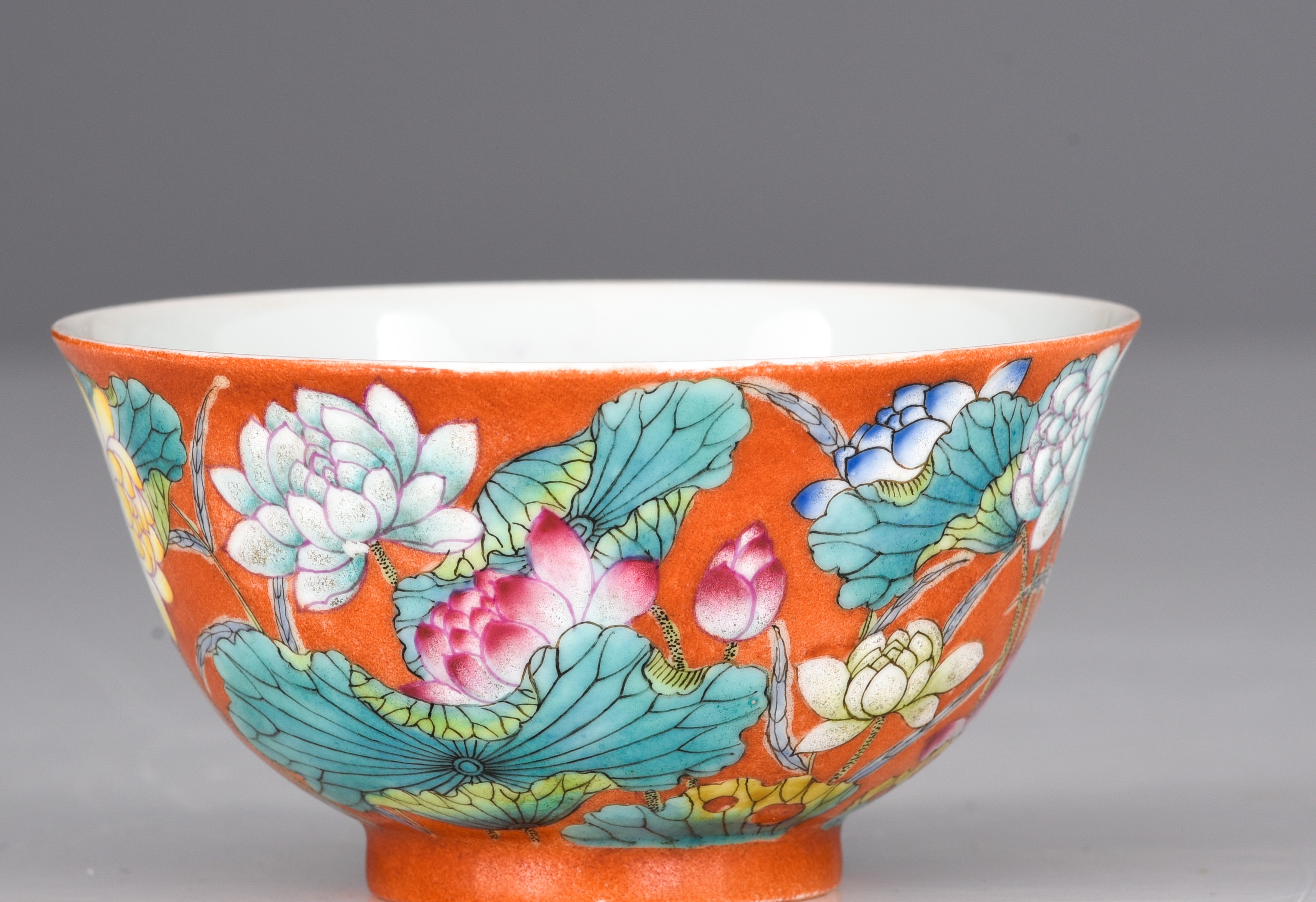 A Chinese famille rose bowl, with a Yongzheng mark - a blue and white bowl, with a Kangxi mark, ø 11 - Image 4 of 19