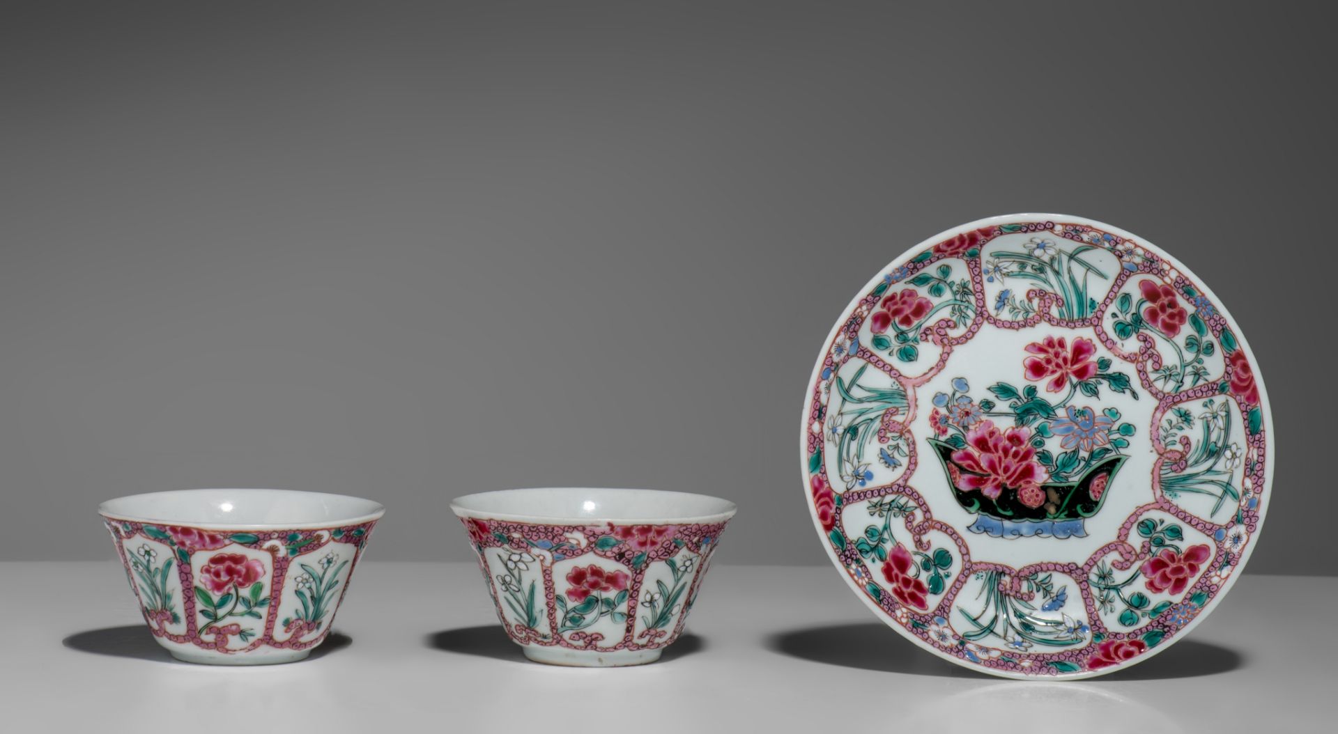 A set of Chinese famille rose and famille noire cup and saucer, and a second cup, 18thC, H 4 - ø 7 ( - Bild 3 aus 8