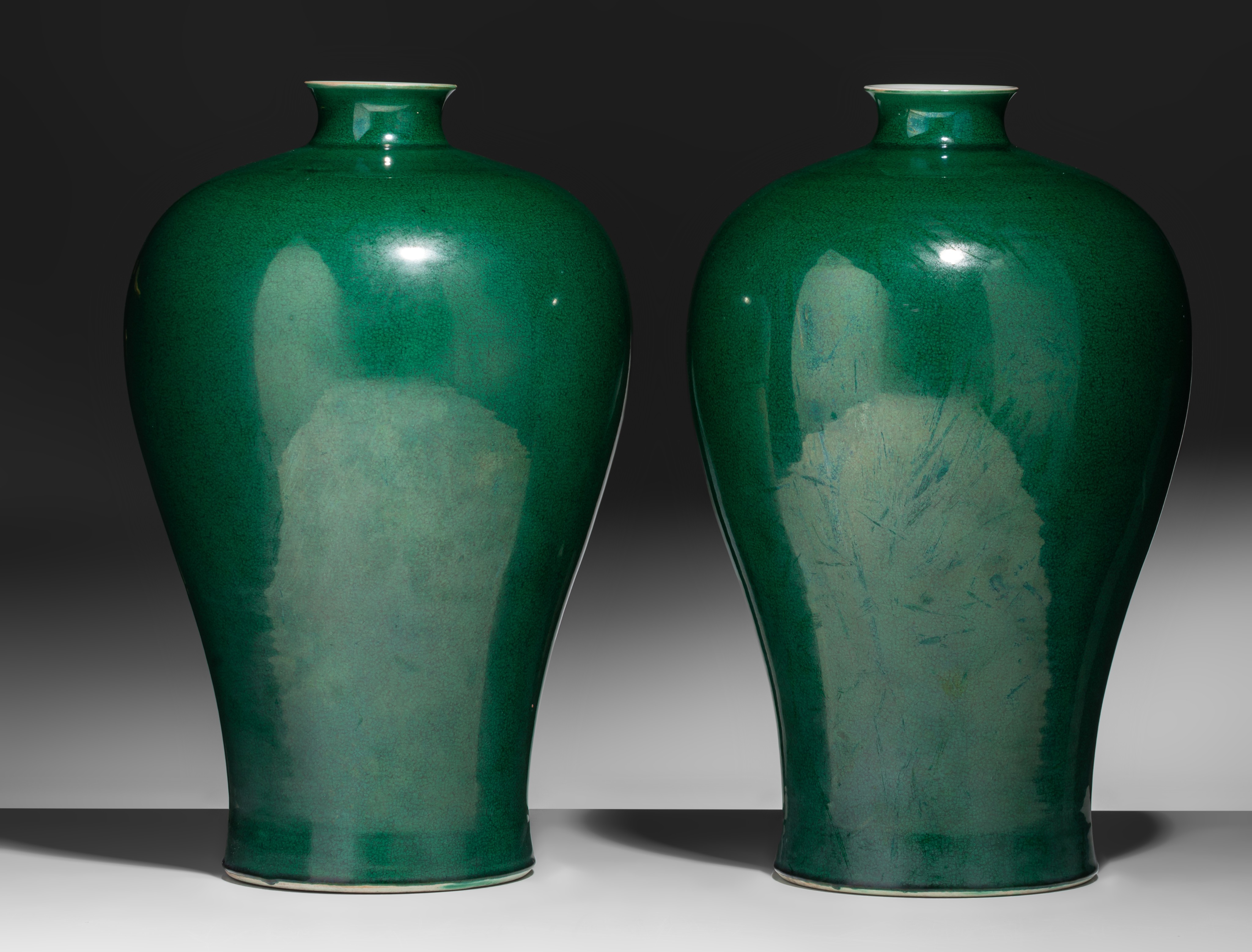 A pair of Chinese monochrome-green glazed meiping vases, with a Yongzheng mark, 20thC, H 38 cm - Image 4 of 9