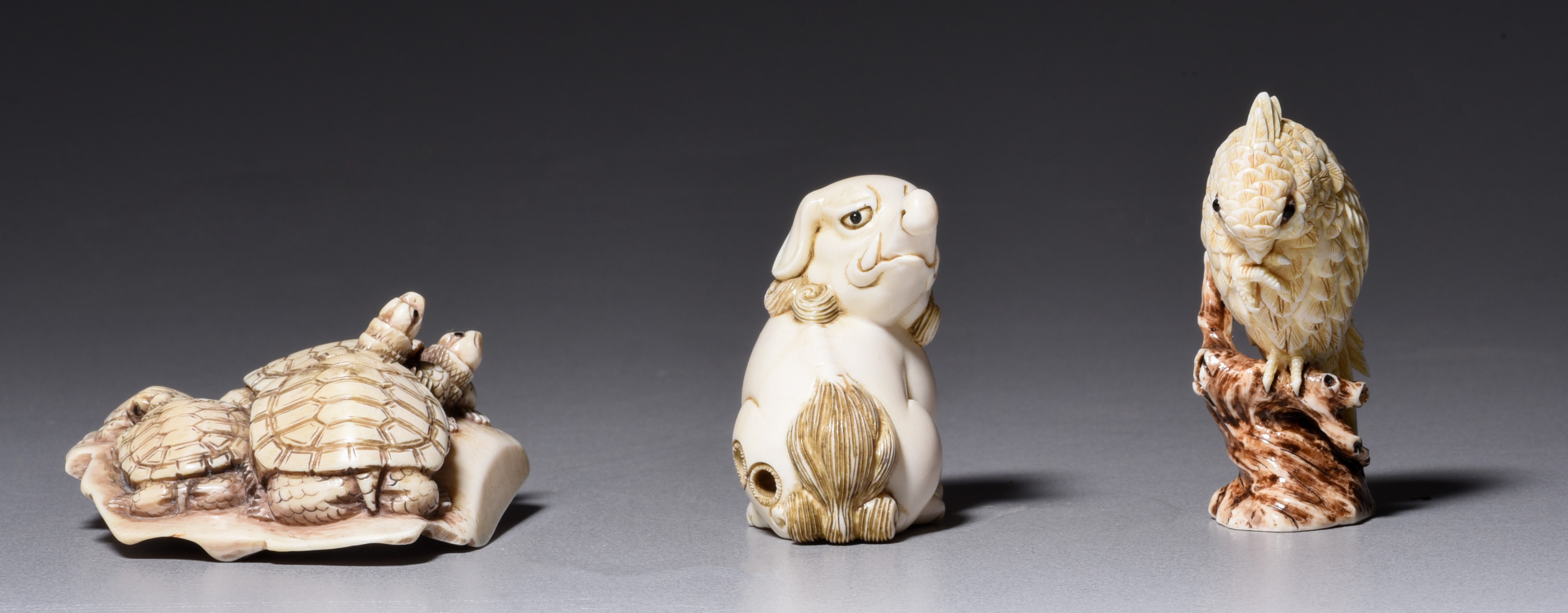 Two ivory okimono and one netsuke, late 19th/early 20thC, 38g - 25g - 18g (+) - Image 4 of 7