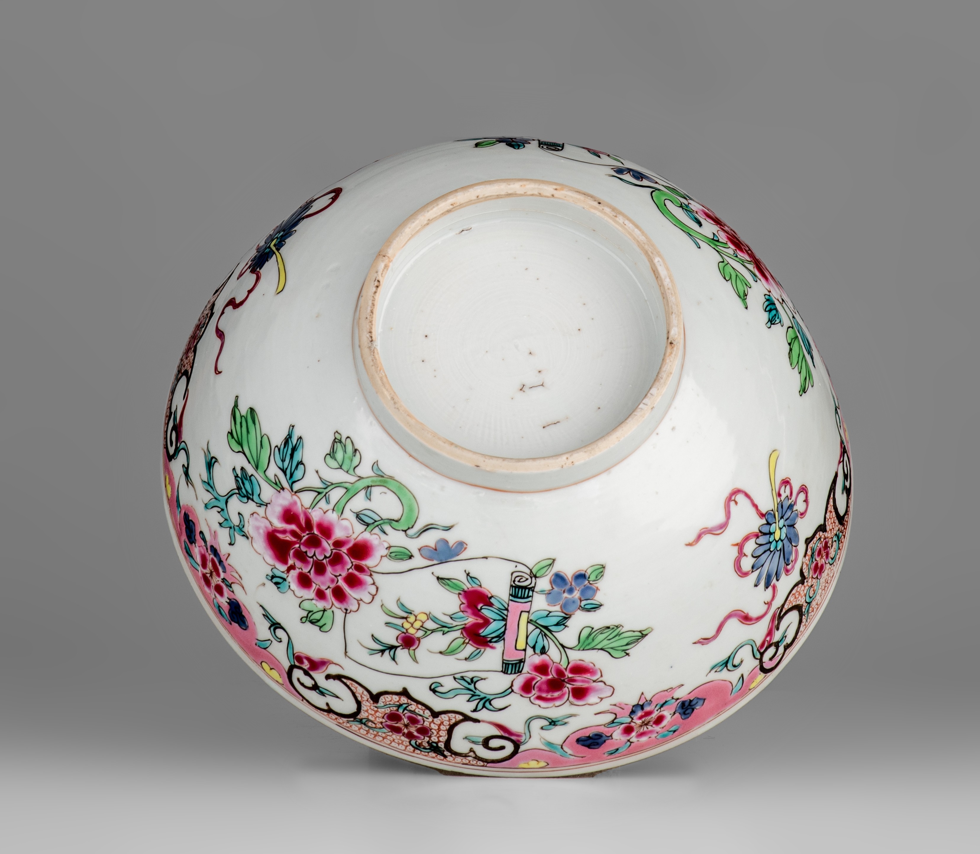 A collection of various Chinese porcelain ware, 18thC and later, largest ø 34,5 cm (5) - Image 8 of 45