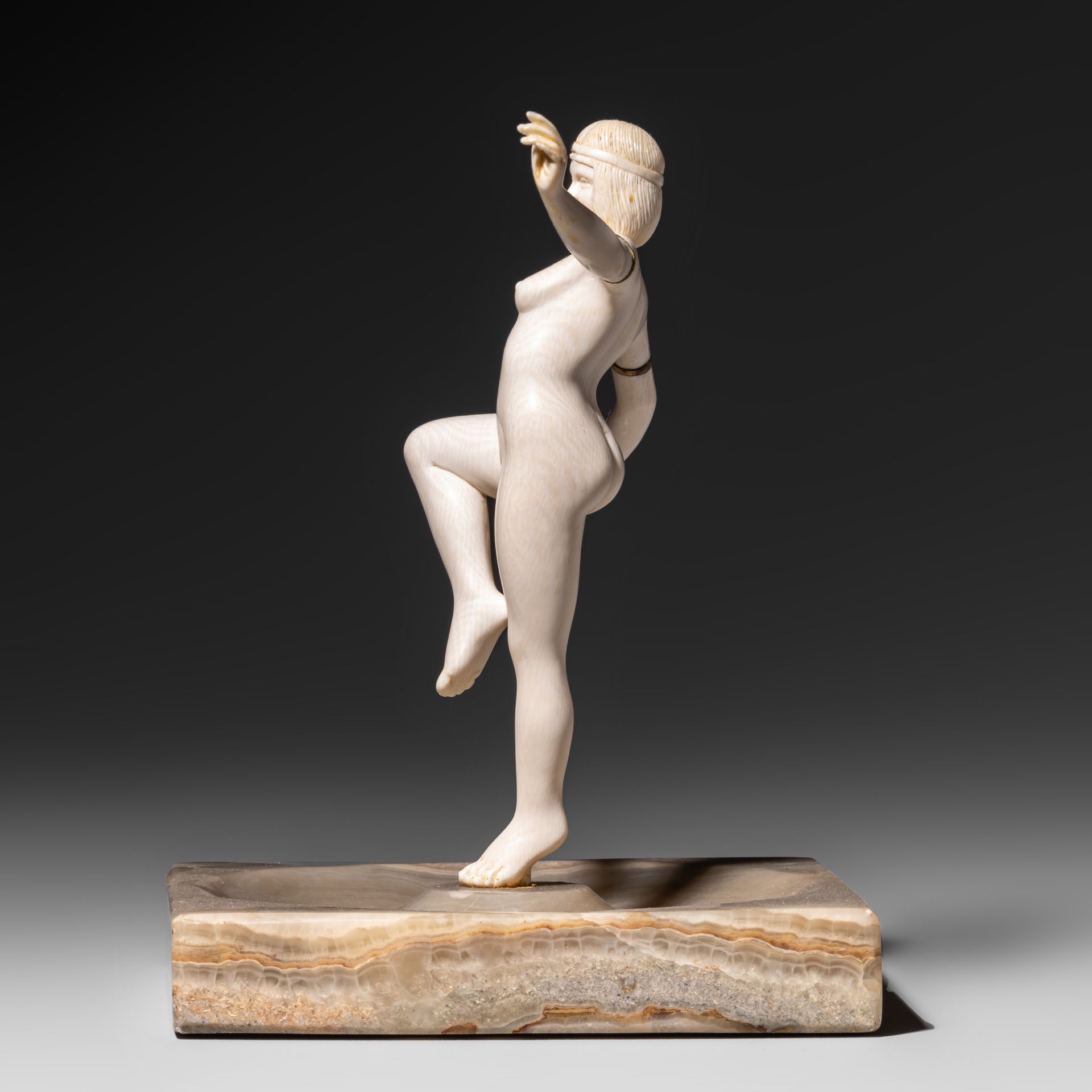 An Art Deco ivory statue of a dancer, H 19,5cm - ca. 1.425 g (incl. base) (+) - Image 3 of 8