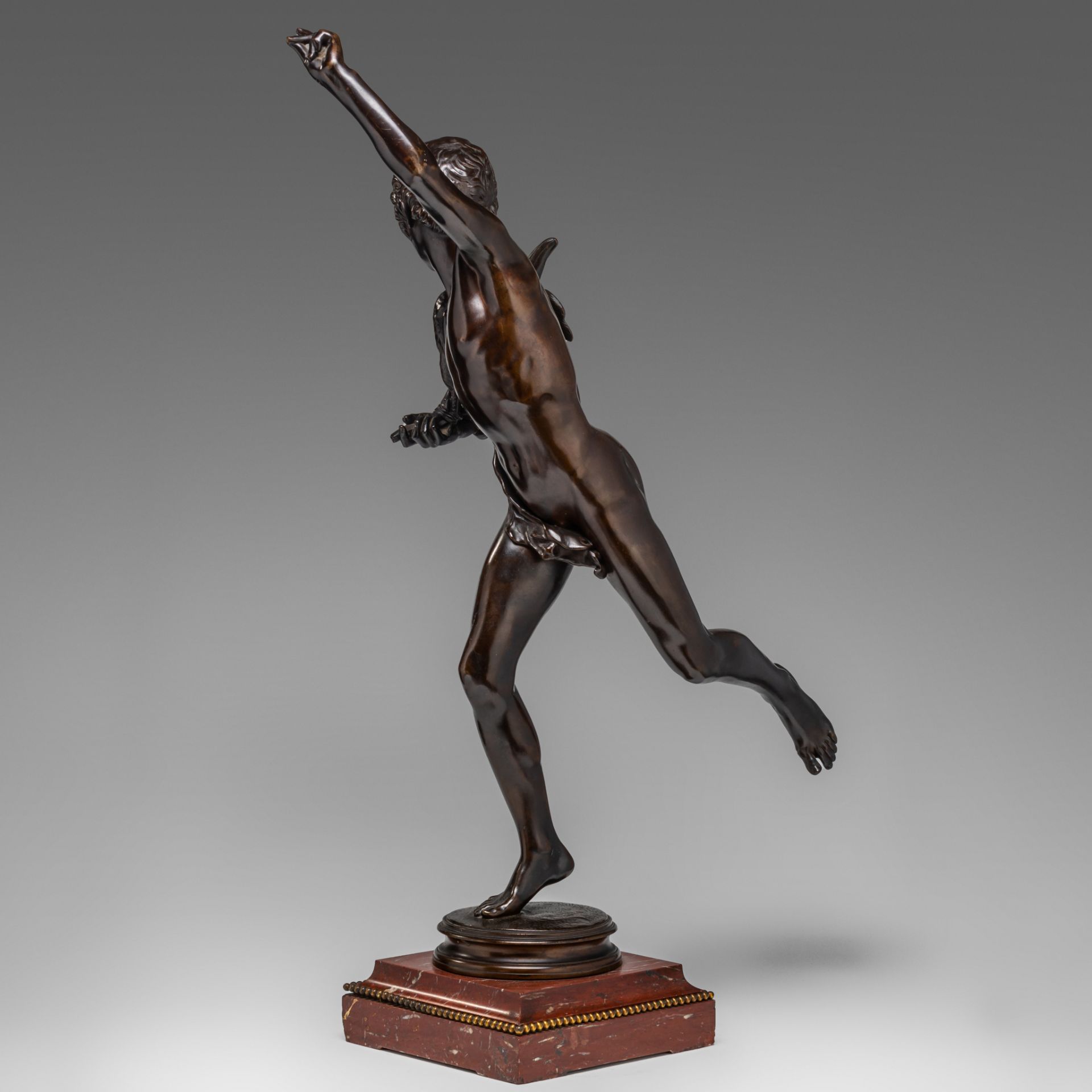 Alexandre Falguire (1831-1900), 'Le vainqueur au combat de coqs', patinated bronze fixed on a marble - Bild 4 aus 14