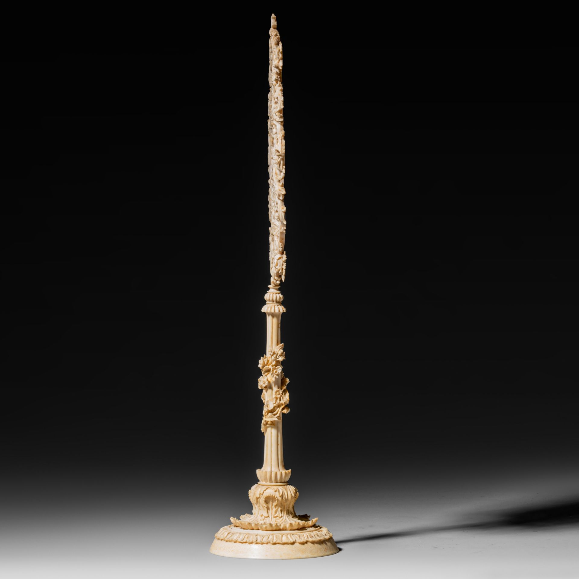 A 19thC, probably German, richly carved ivory candle screen, H 43,5 cm - 491 g (+) - Image 3 of 6