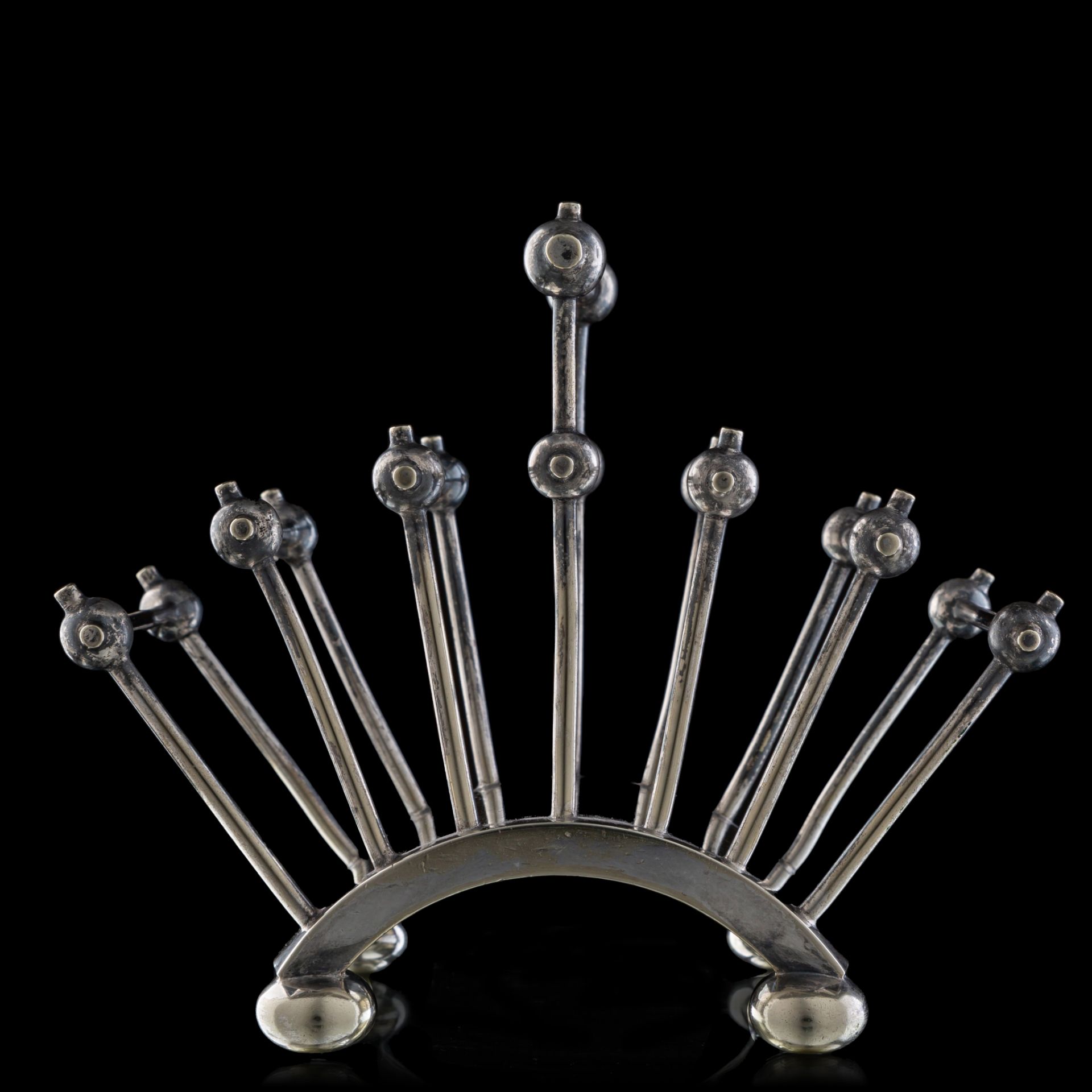 A silver-plated letter or toast rack, marked Hukin & Heath 2556, 1881, H 12,5 cm - Image 2 of 8