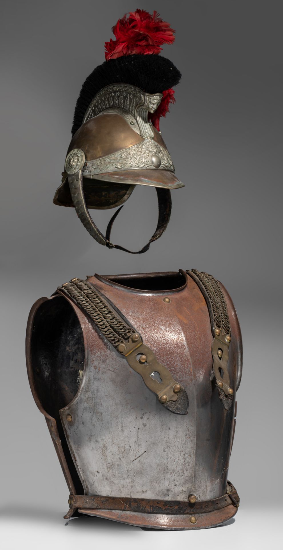 A French cuirassier breastplate and helmet, personalized and issued in 1875, Total H 73 cm - Bild 2 aus 6