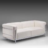 A white leather LC3 2seater by Le Corbusier, Pierre Jeanneret & Charlotte Perriand for Cassina, H 60