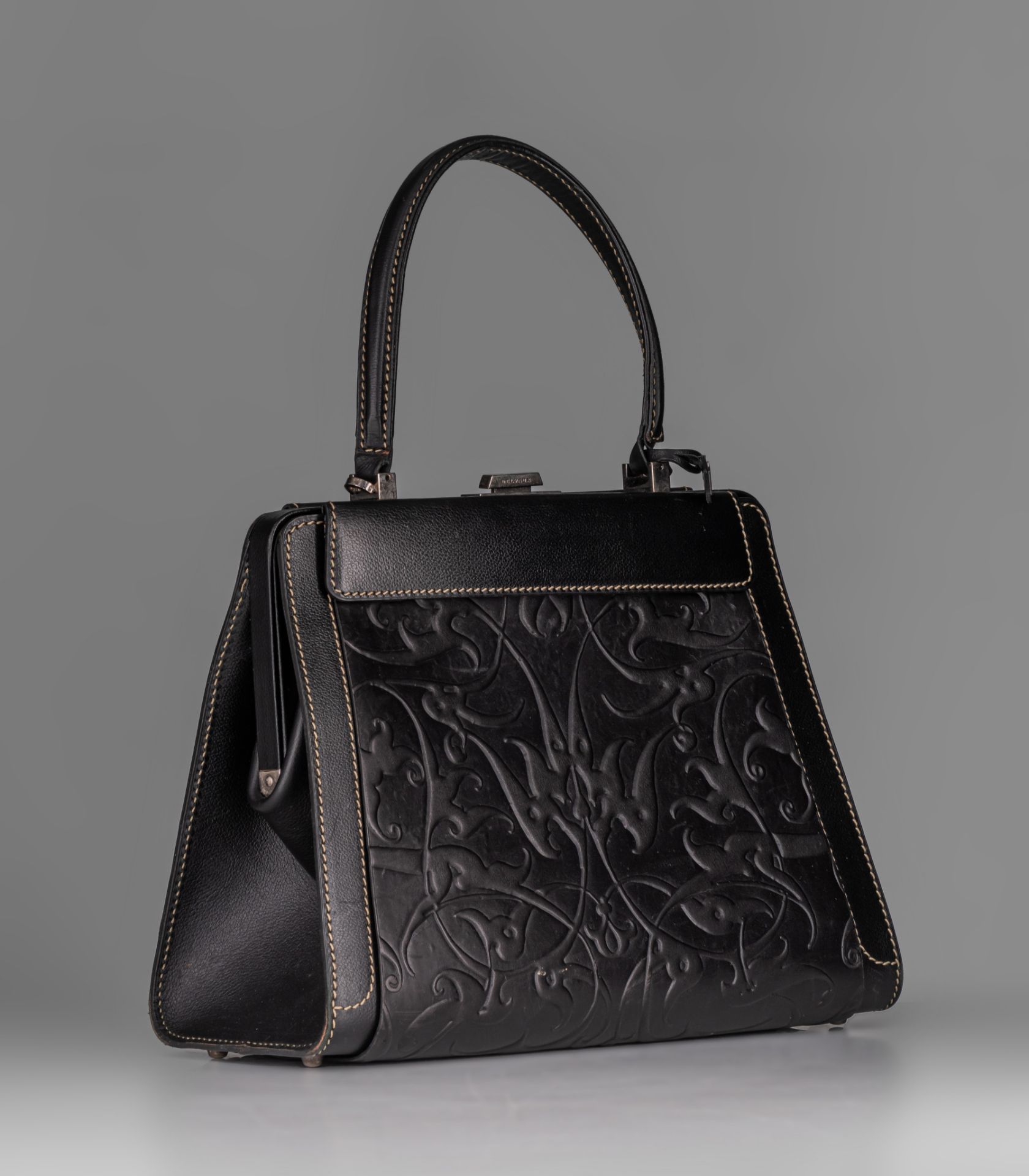 A Delvaux 'Jumping Illusion' handbag in black leather, with adjustable covers - Image 3 of 15