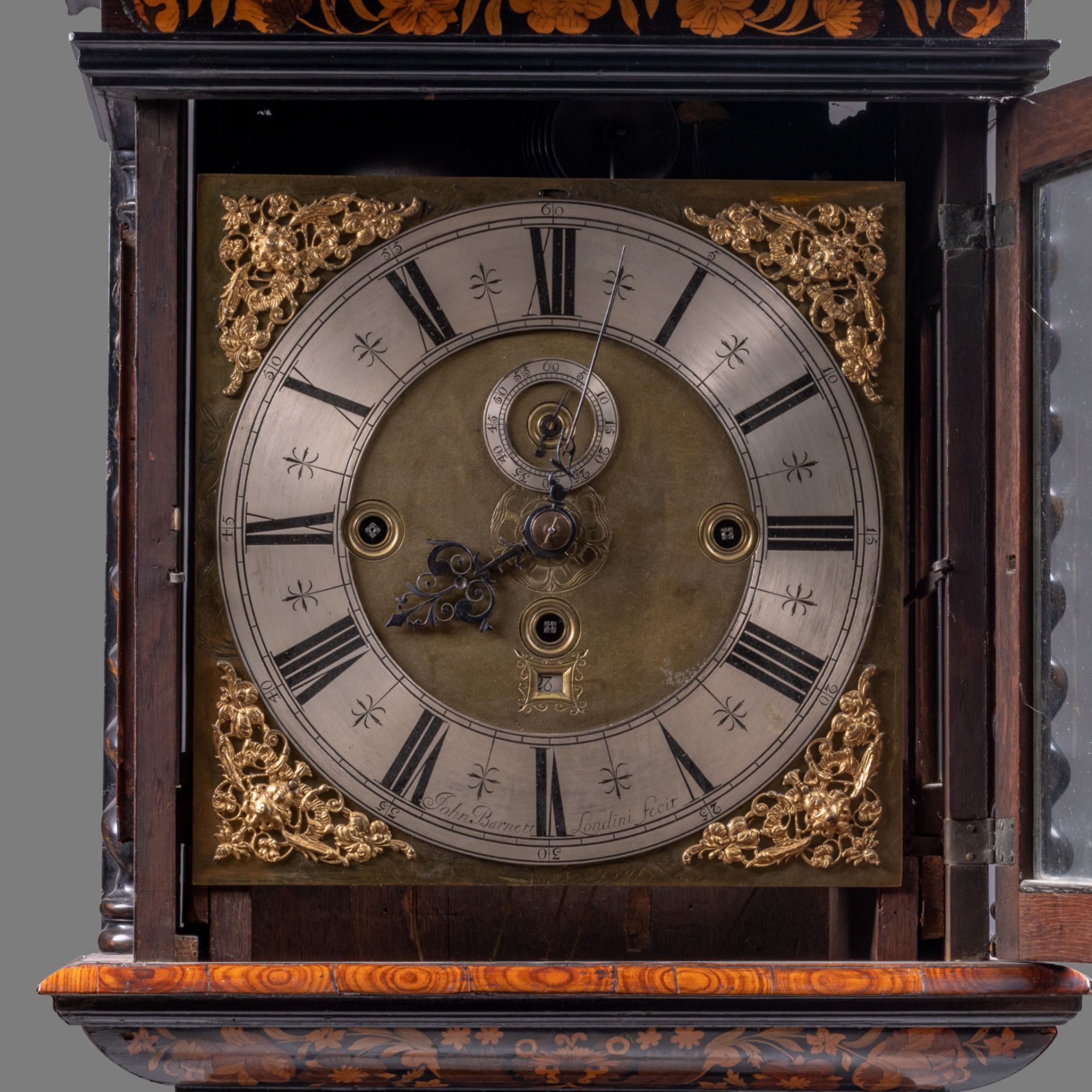 An exceptional William & Mary longcase clock by John Barnett, Lothbury, London, ca. 1690-1700, H 212 - Image 6 of 8