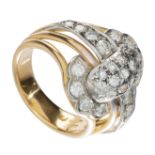 An 18ct yellow gold ring, set with 30 brilliant-cut diamonds, weight: 9,30 g