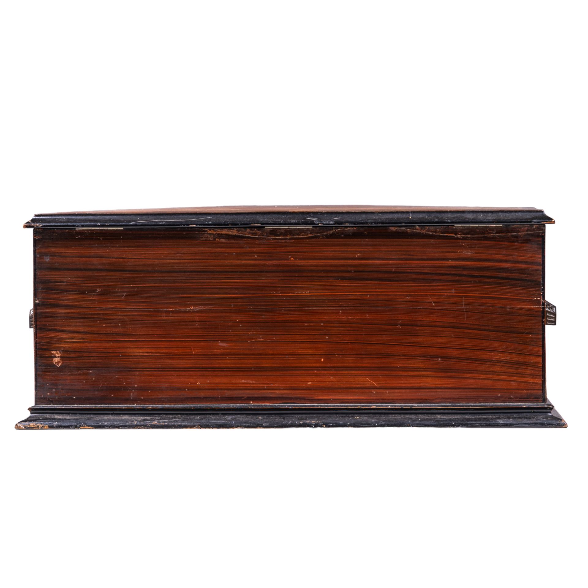 A Victorian mahogany and rosewood veneered cylinder musical box, 1920s, H 28,5 - W 70- D 37 cm - Image 4 of 10