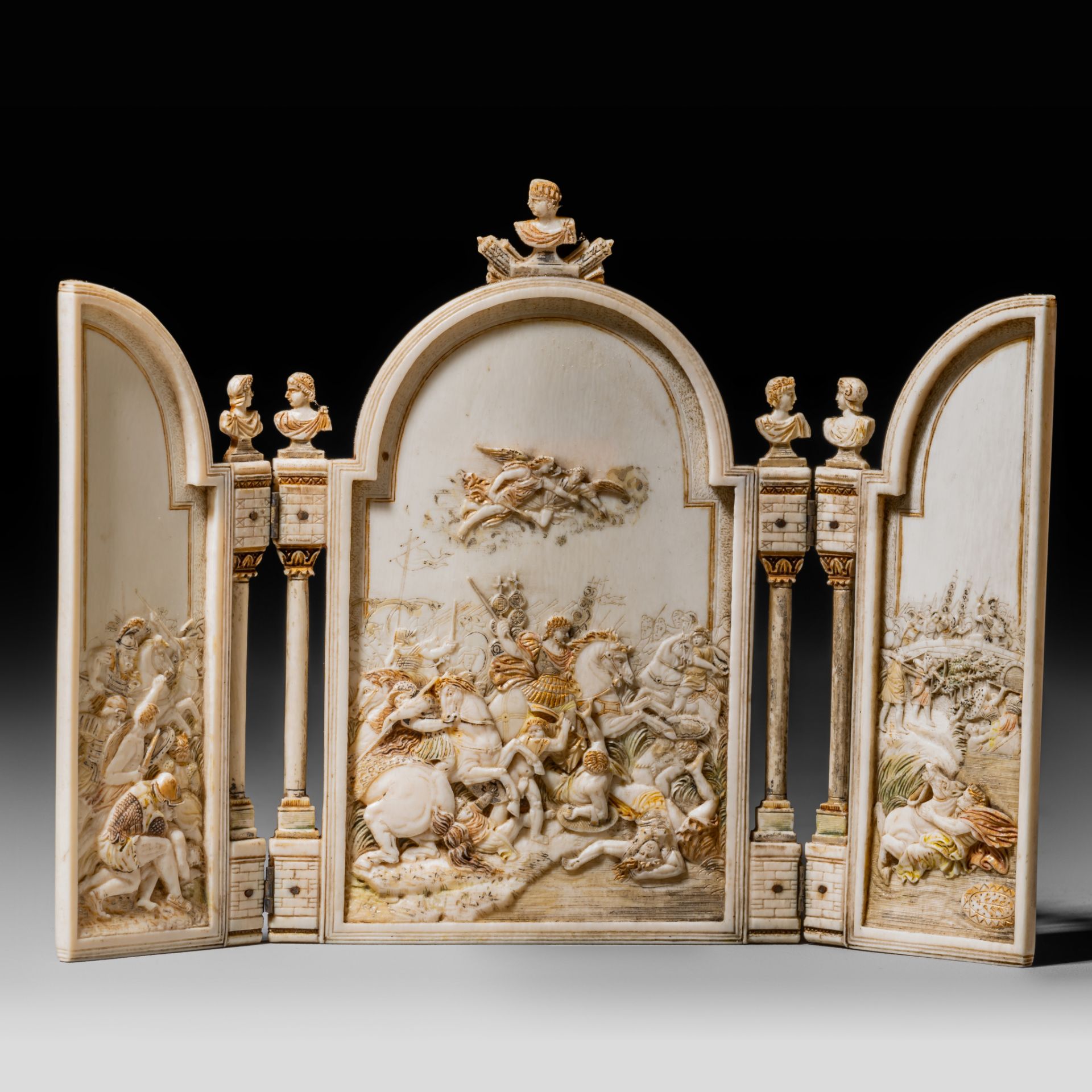 A 19thC ivory neoclassical triptych depicting the 'The battle of the Milvian Bridge' by Giulio Roman - Bild 3 aus 4