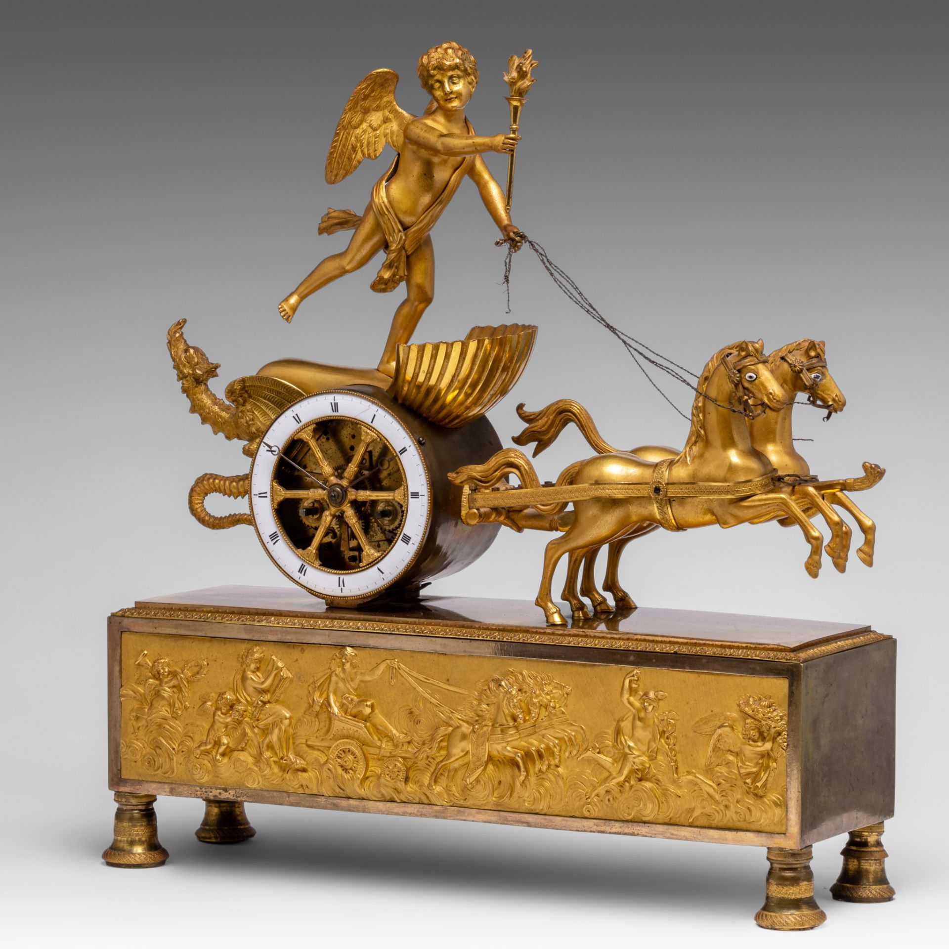 A fine Empire gilt bronze mantle clock of Cupid's chariot, ca. 1810, H 49 - W 46,5 cm - Image 2 of 6