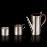 A silver-plated coffee set, marked Mappin & Webb Ltd, Sheffield, reg. no. W.16653, ca 1900, H 4 - 13