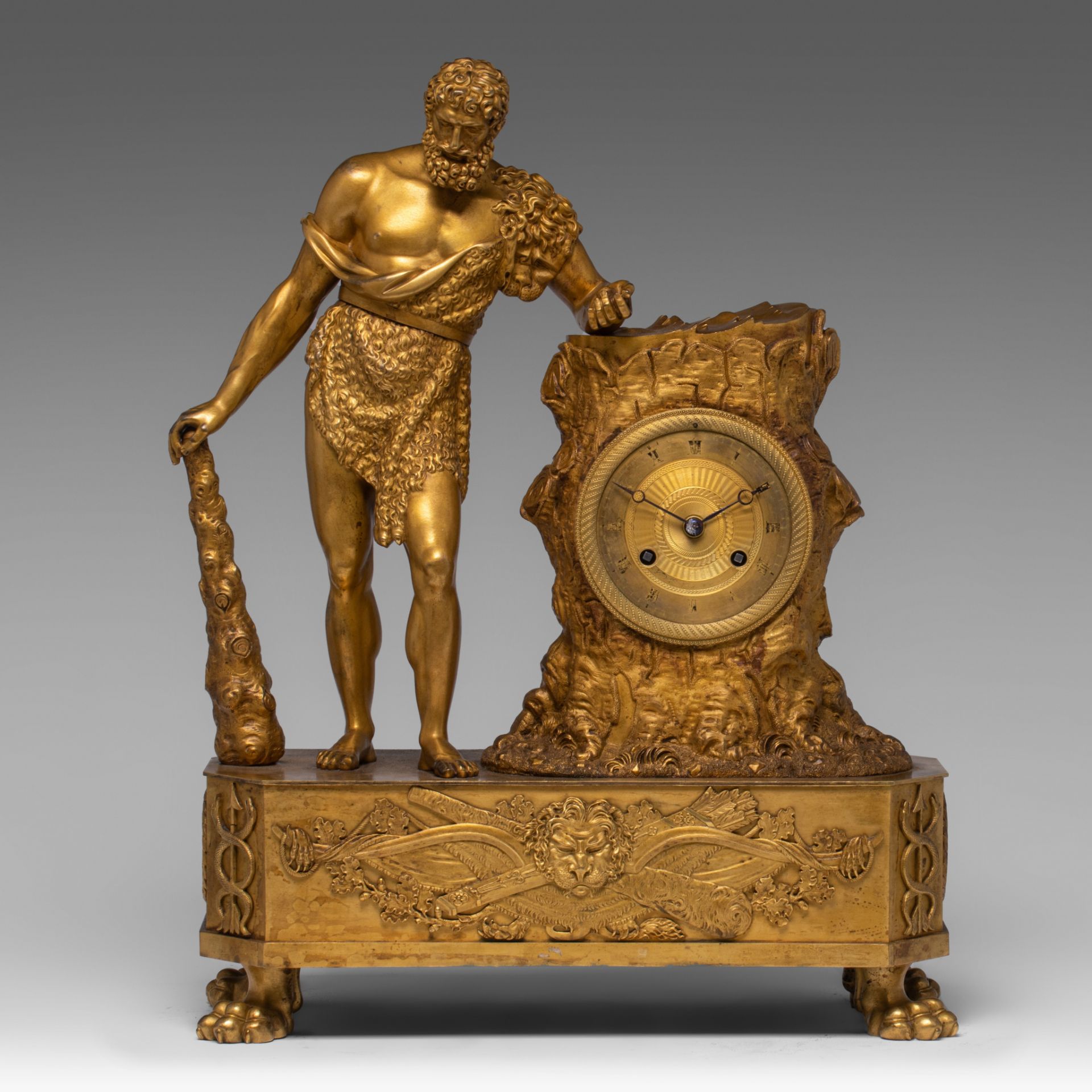 A French Empire gilt bronze mantle clock with Hercules, H 49 cm - Image 2 of 8