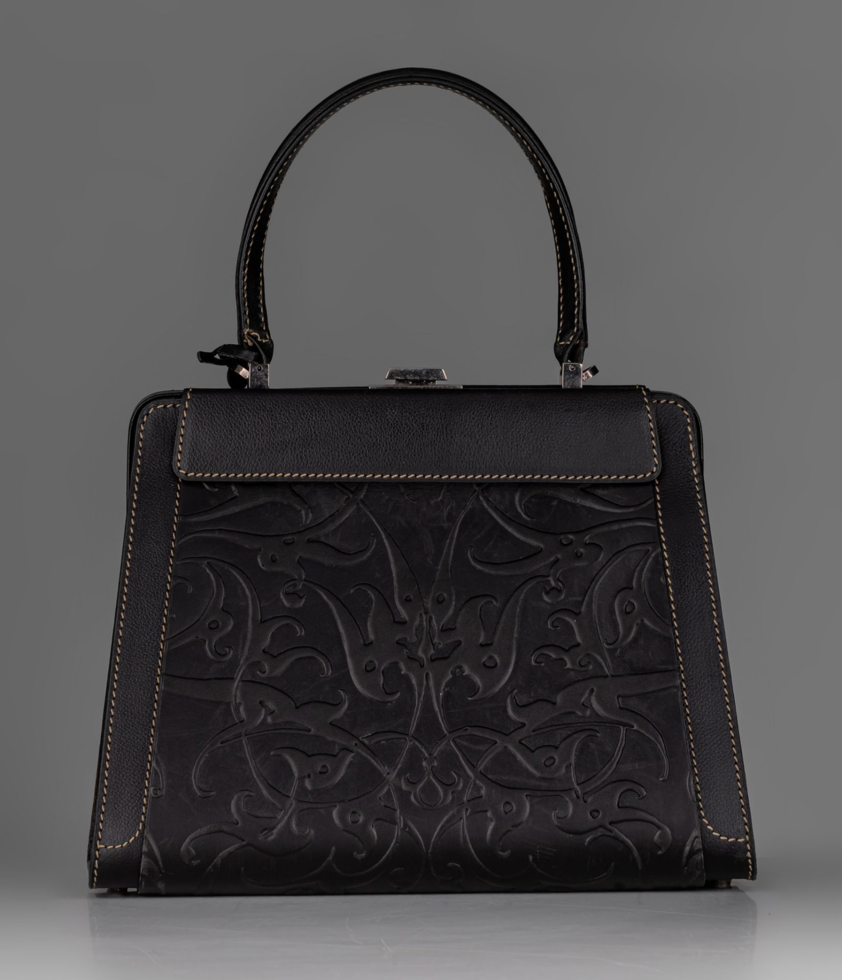 A Delvaux 'Jumping Illusion' handbag in black leather, with adjustable covers - Image 7 of 15