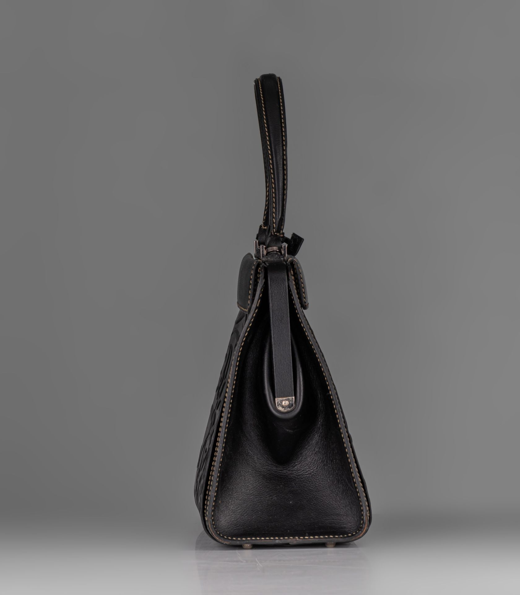 A Delvaux 'Jumping Illusion' handbag in black leather, with adjustable covers - Image 8 of 15