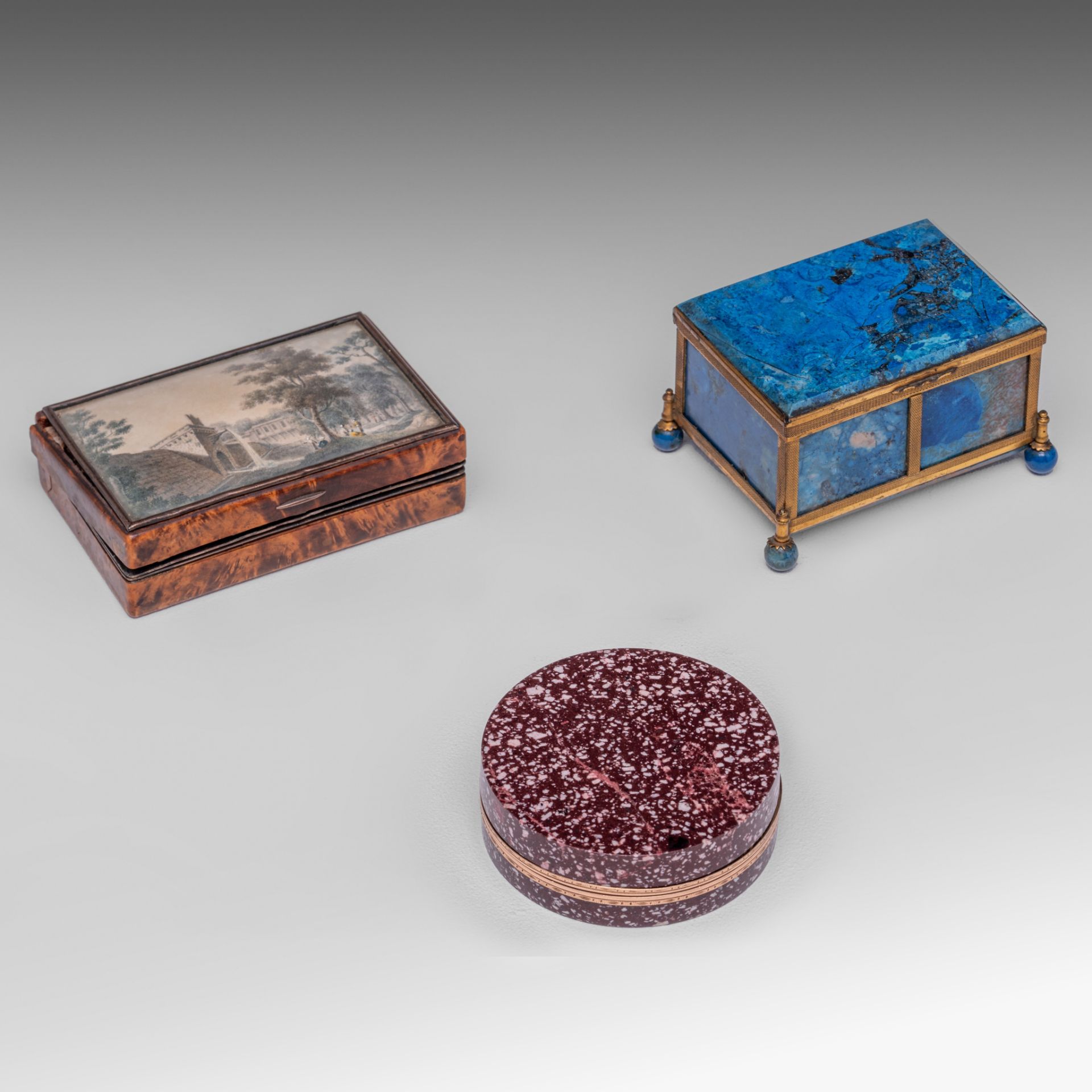 An interesting collection of three snuffboxes, 18th/19thC, H 5 cm (tallest) - Image 2 of 17