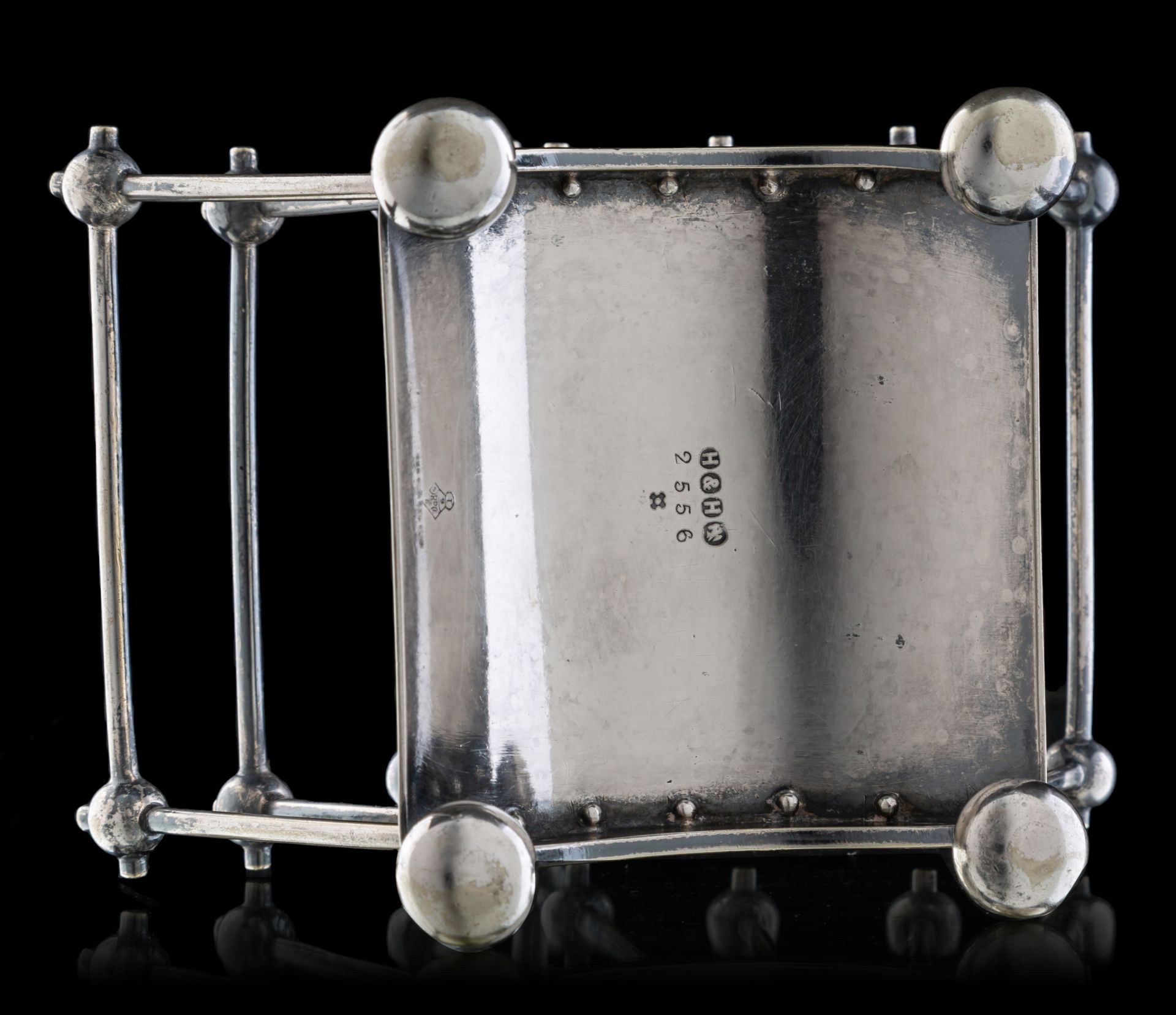 A silver-plated letter or toast rack, marked Hukin & Heath 2556, 1881, H 12,5 cm - Image 7 of 8